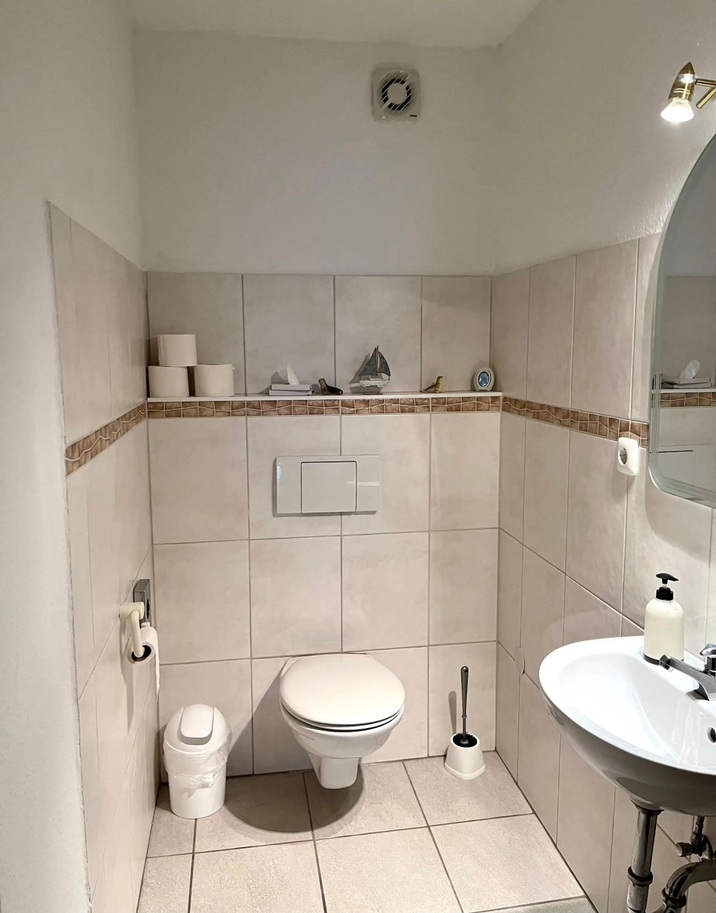 Toilet in Landhotel Esen