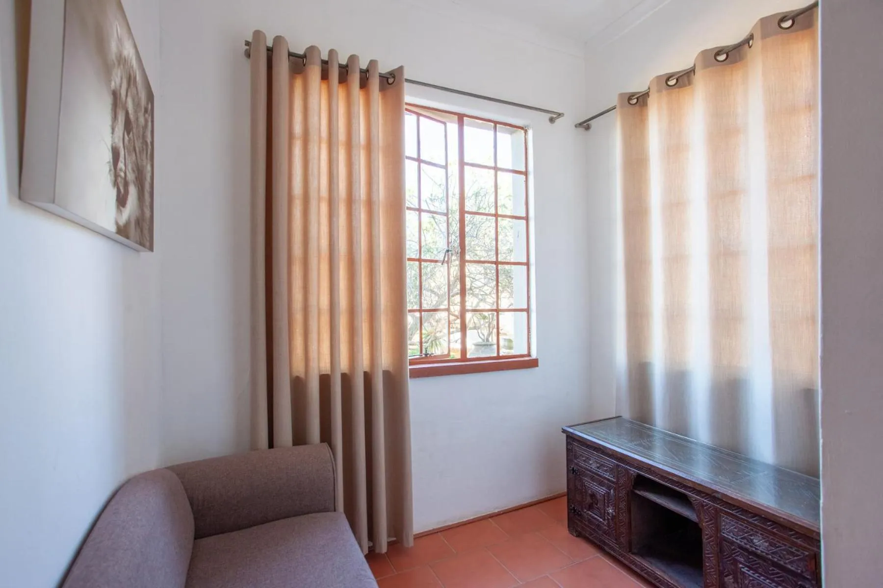 Seating area in Inverdoorn Game Reserve Lodge