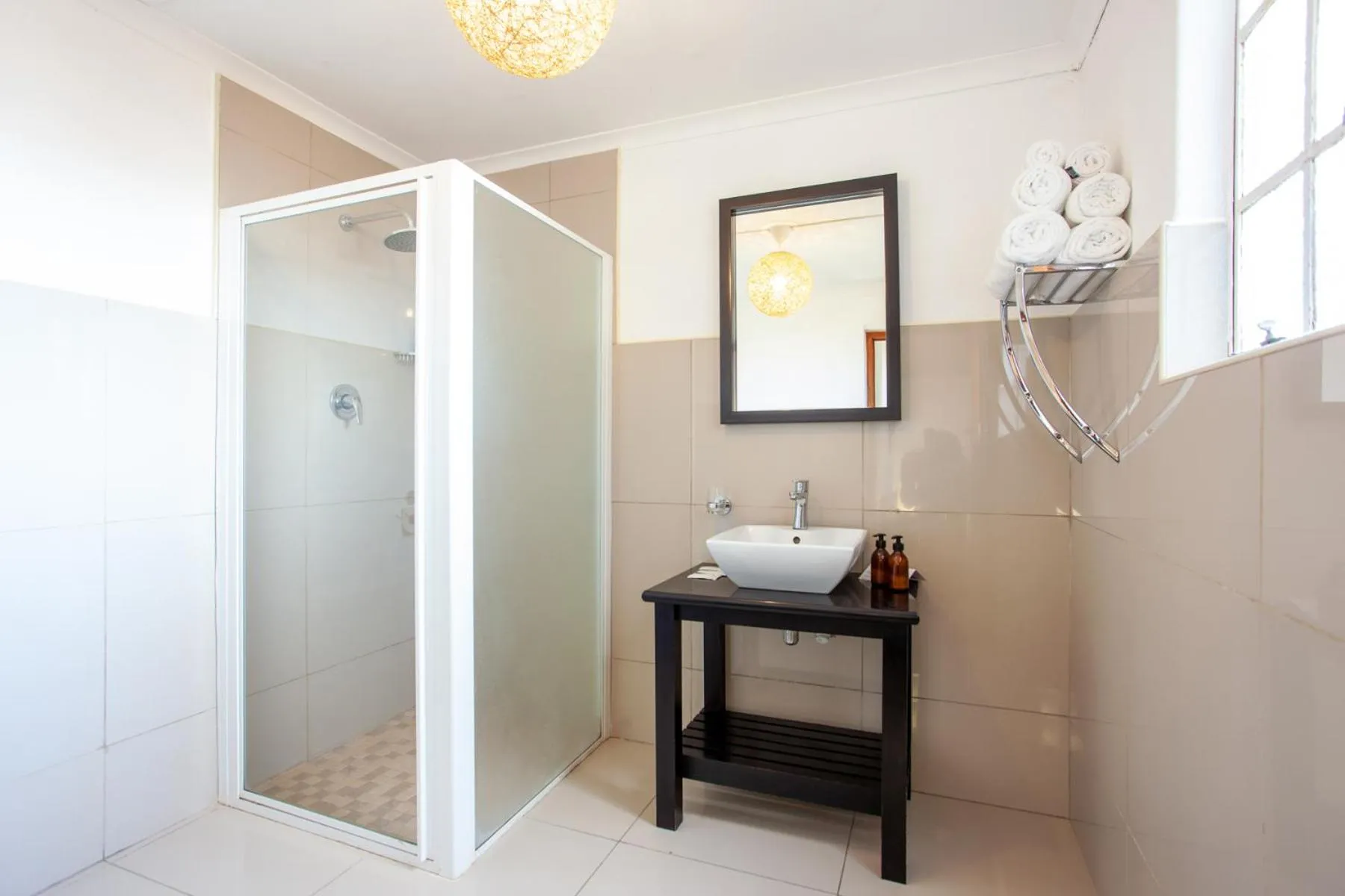 Shower in Inverdoorn Game Reserve Lodge