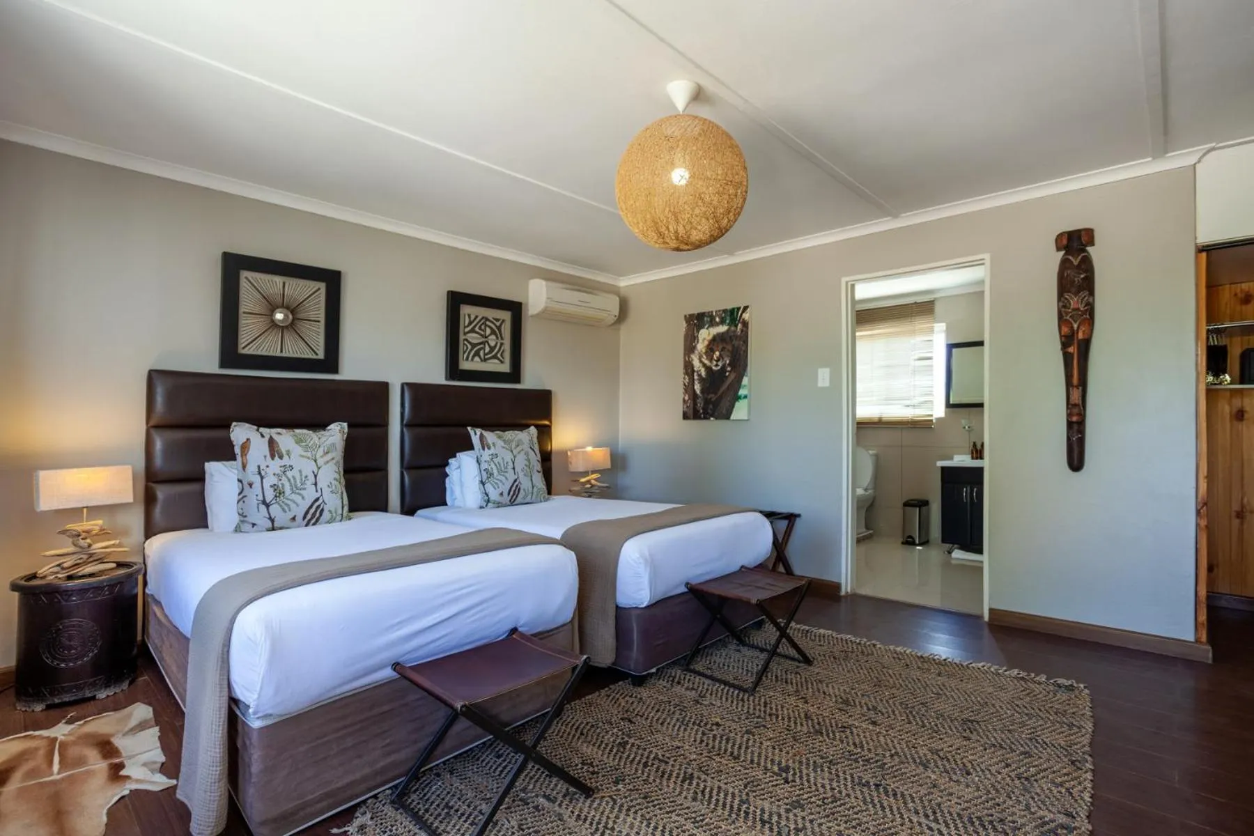 Bedroom, Bed in Inverdoorn Game Reserve Lodge
