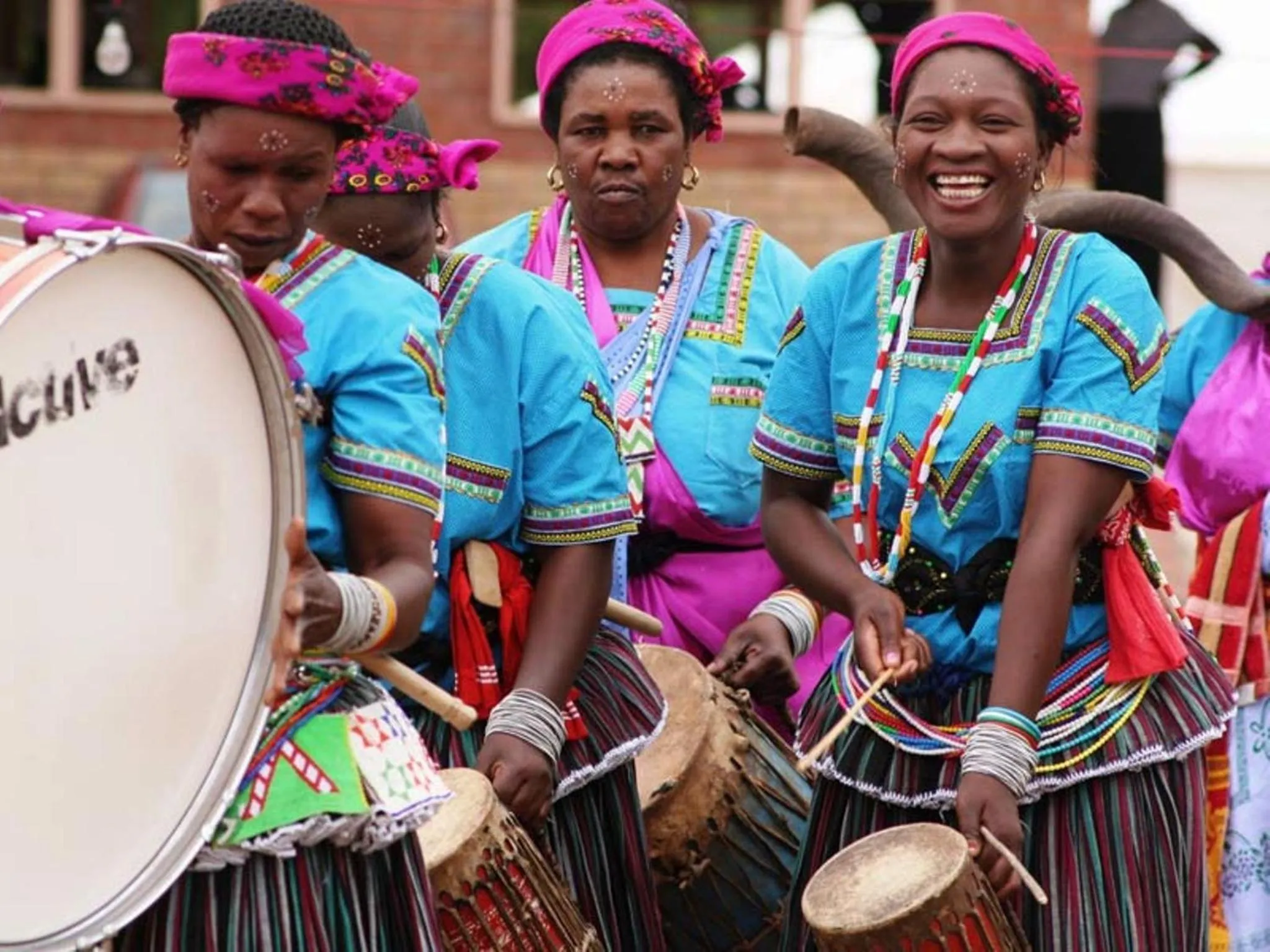 People in Madi a Thavha Mountain Lodge