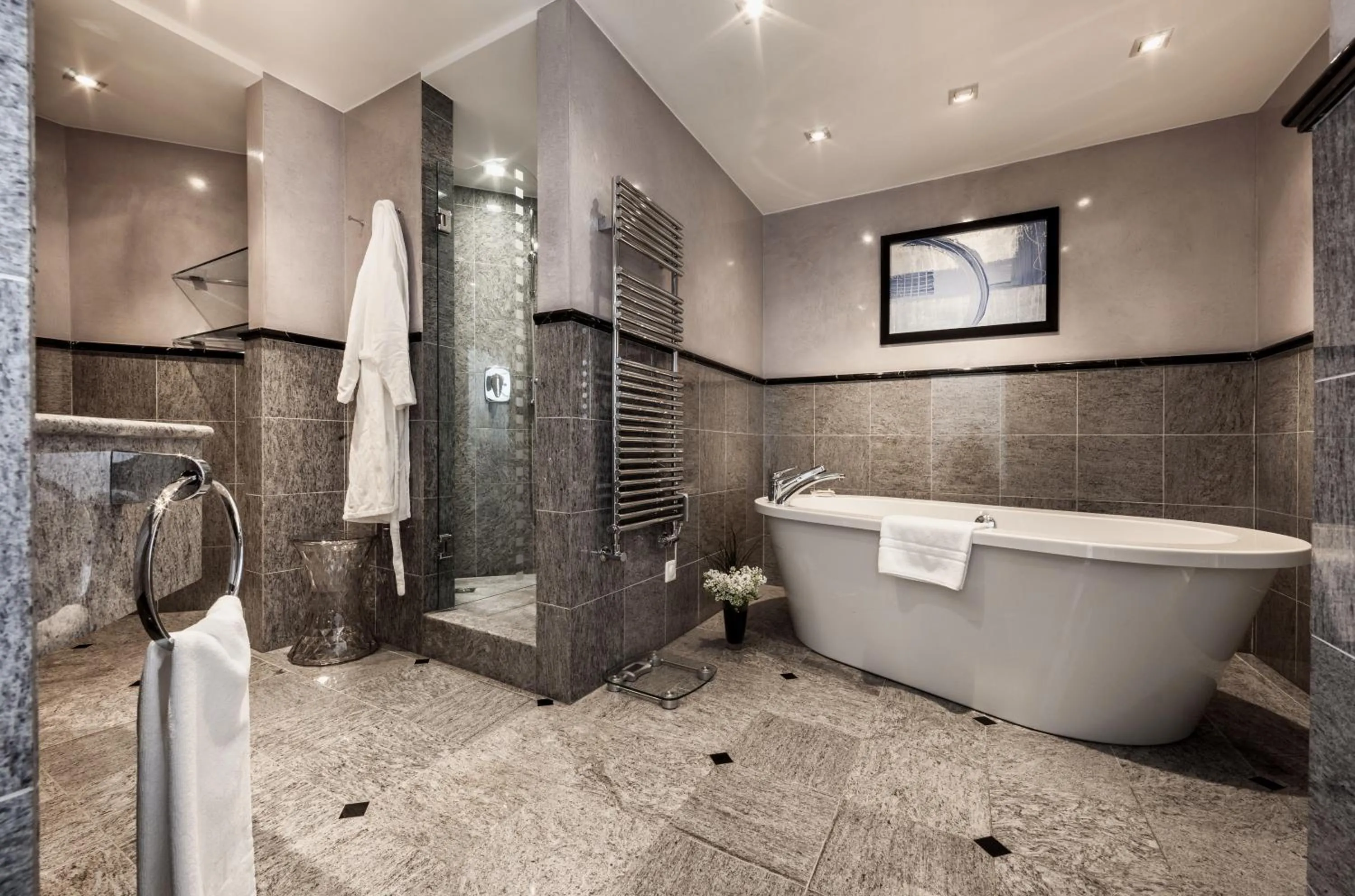 Shower in Hotel Eden Roc - The Leading Hotels of the World