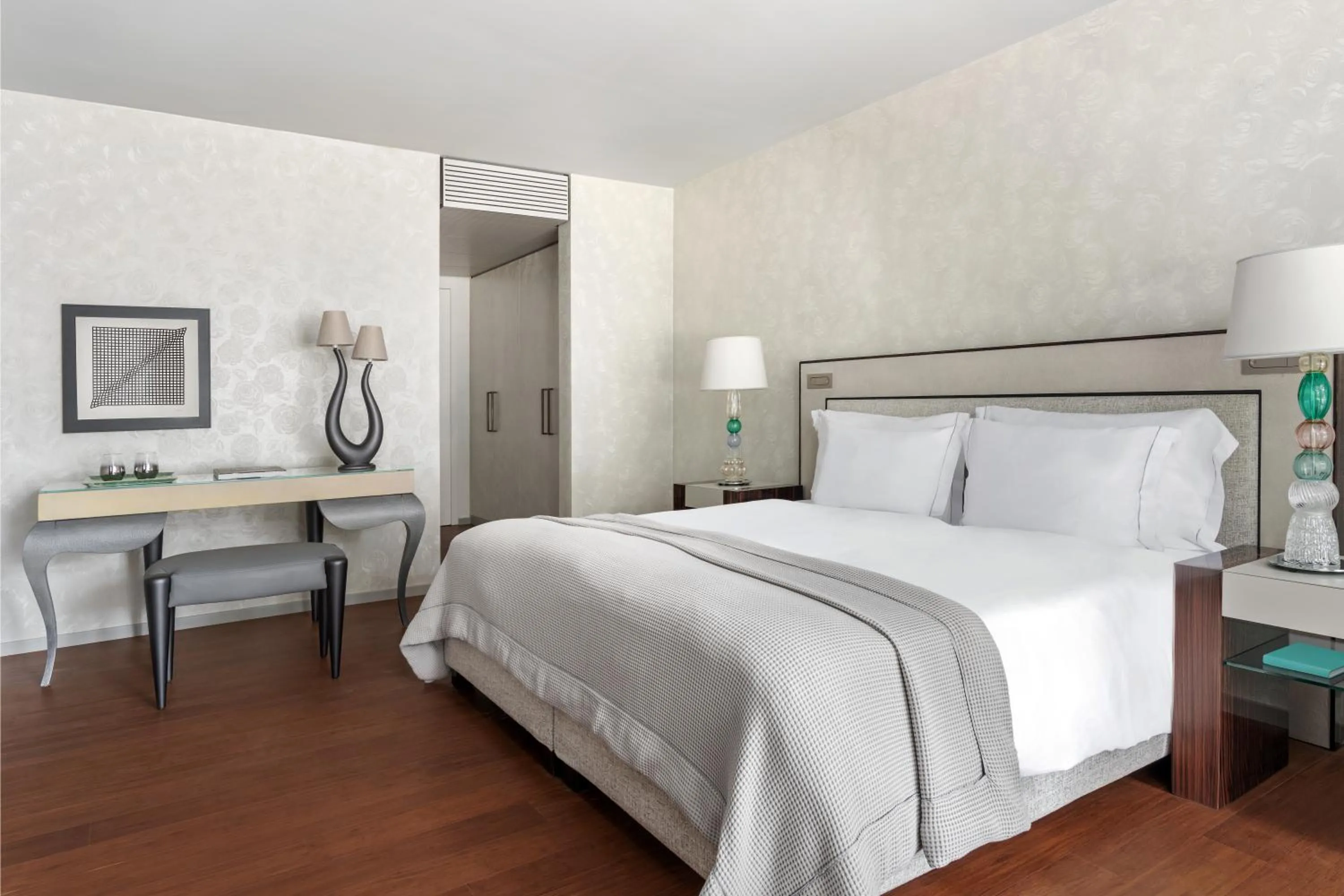 Bed in Hotel Eden Roc - The Leading Hotels of the World