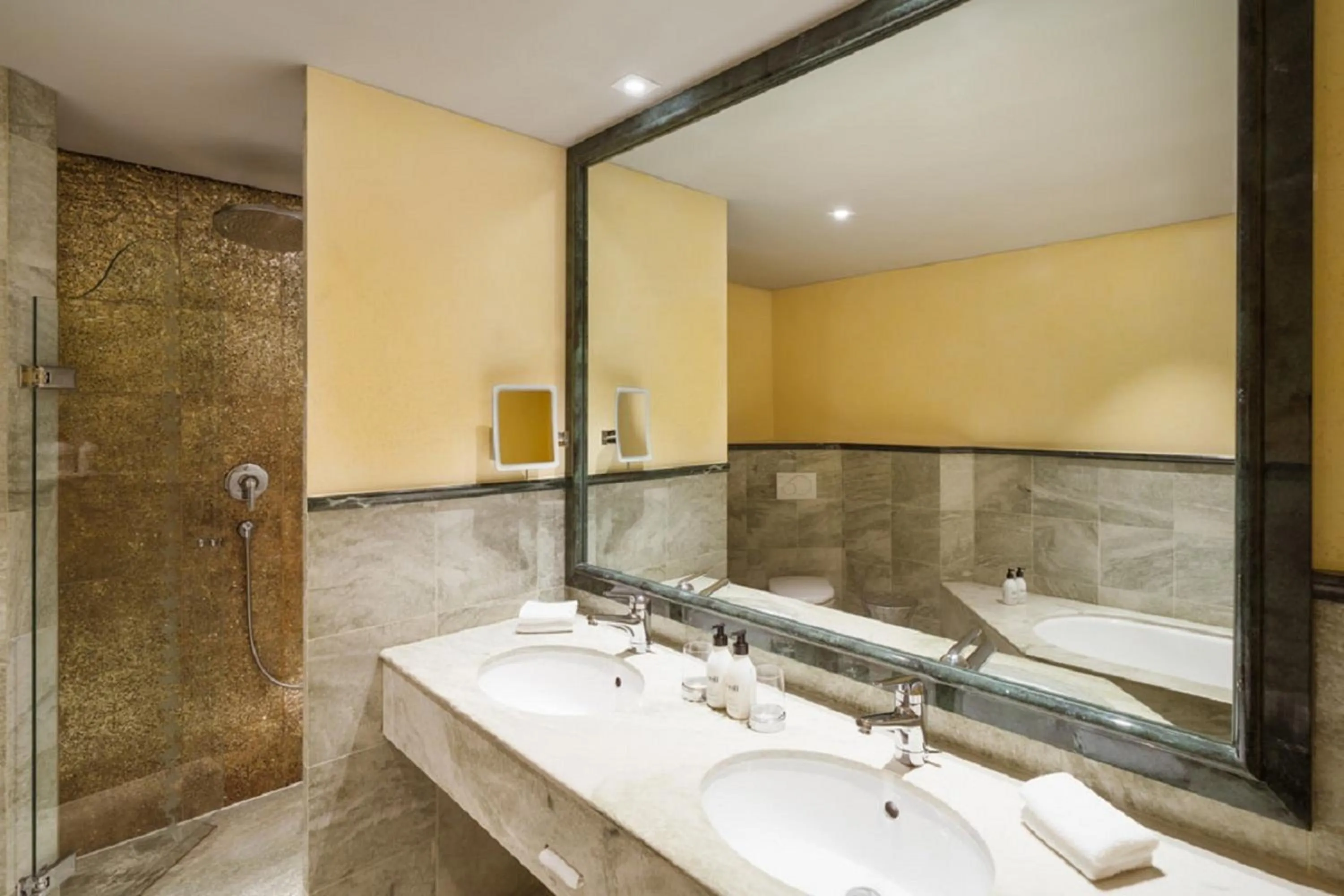 Bathroom in Hotel Eden Roc - The Leading Hotels of the World
