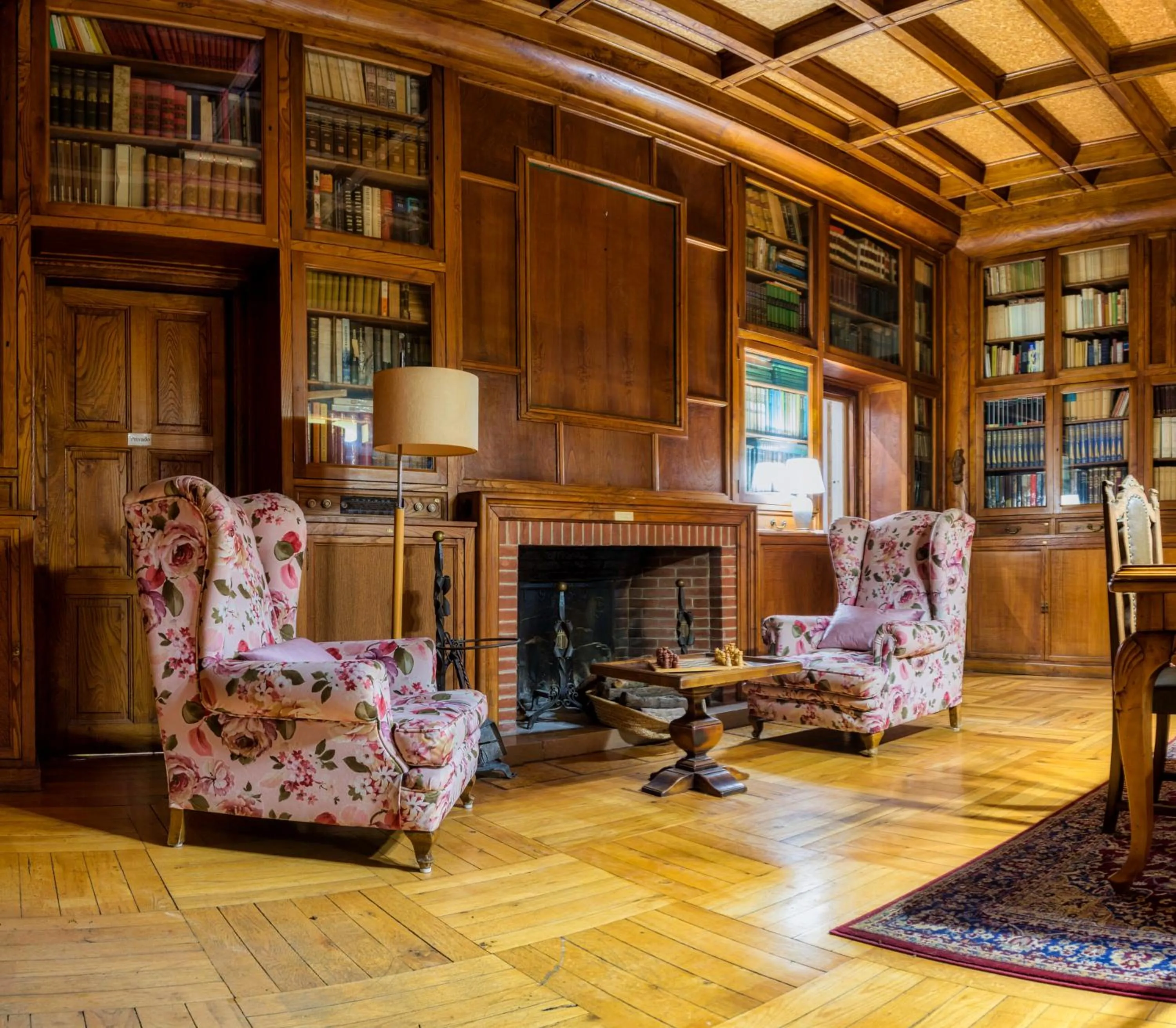 Library in Els Jardins De La Martana