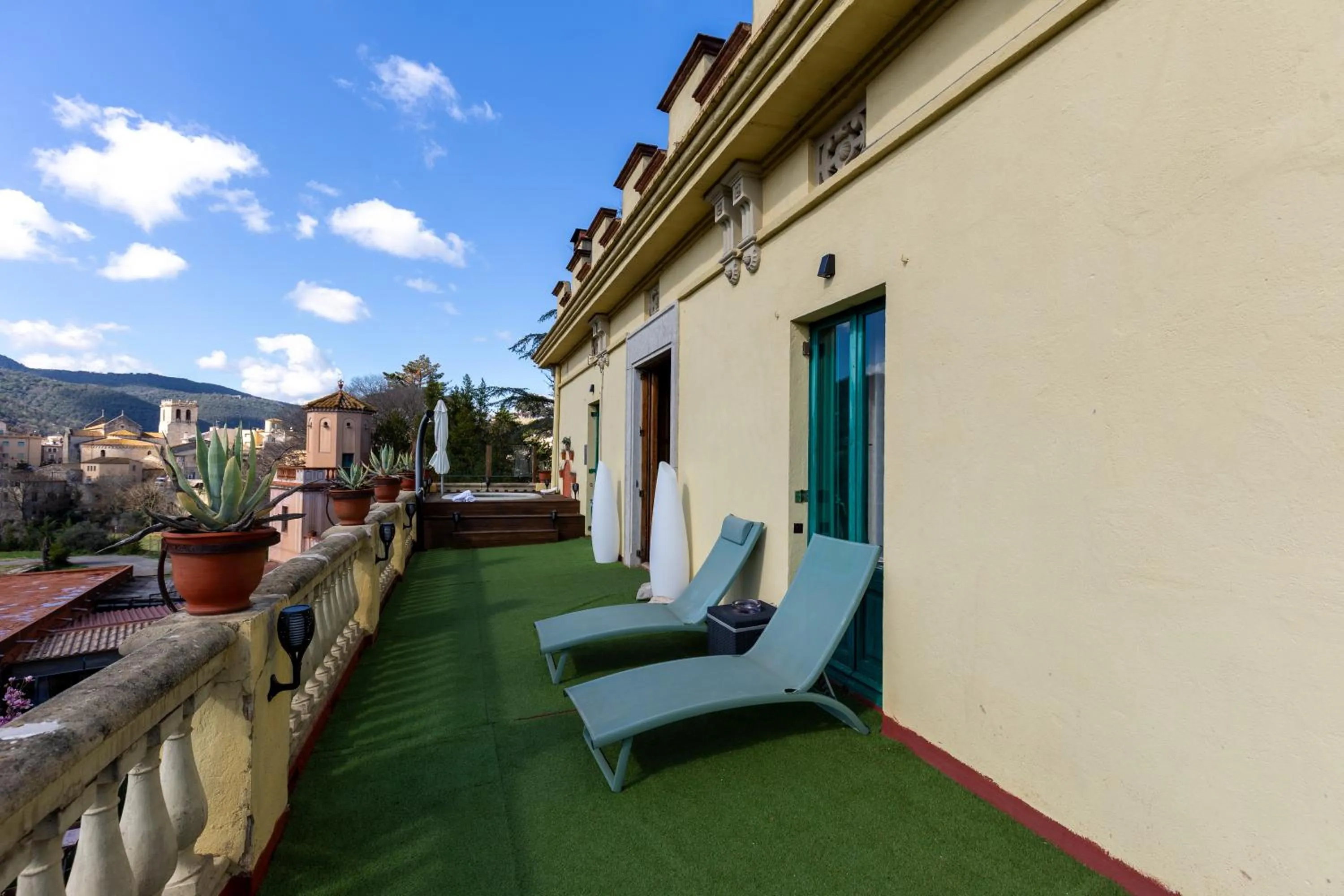 Property building in Els Jardins De La Martana