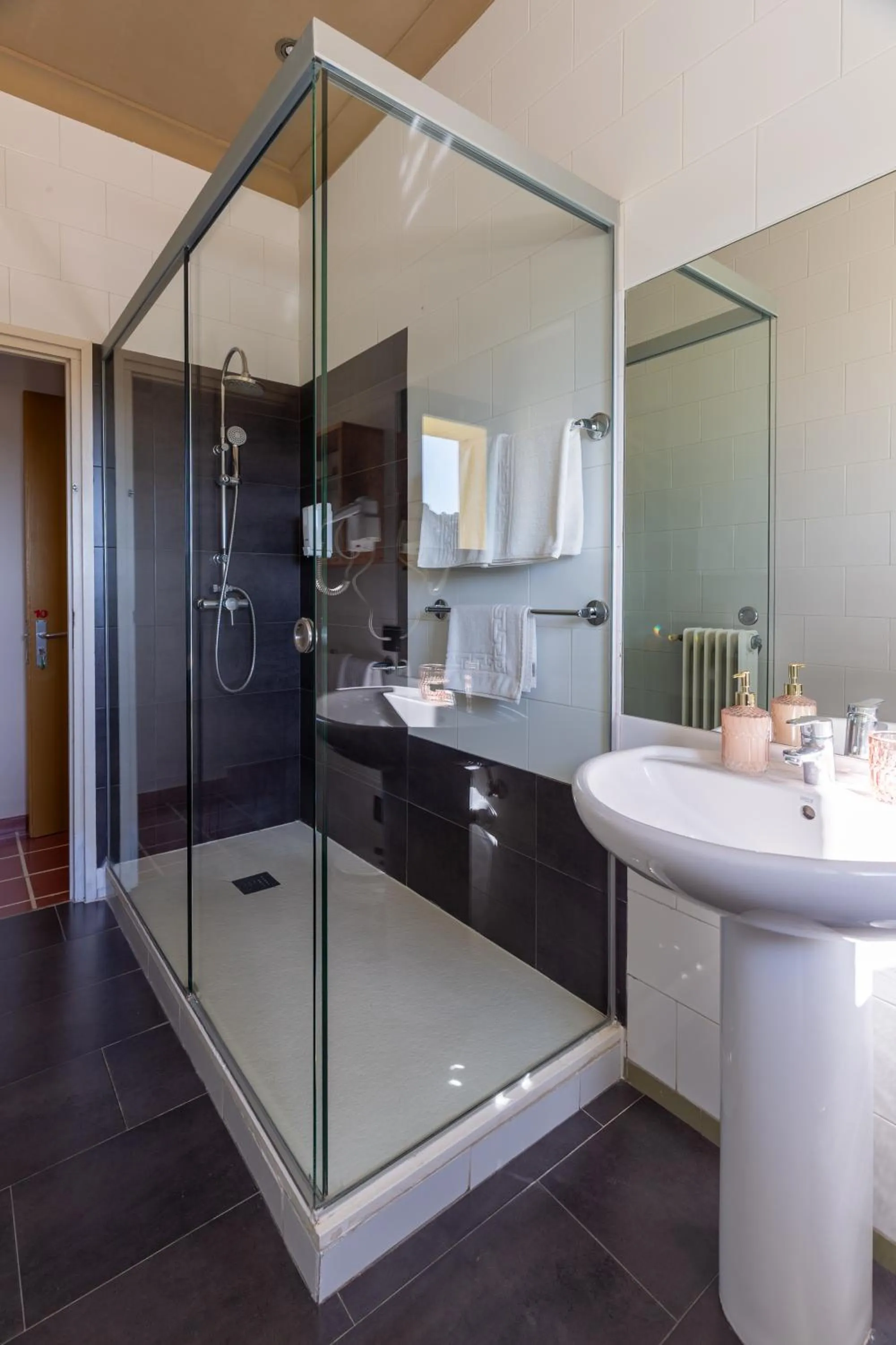 Shower in Els Jardins De La Martana