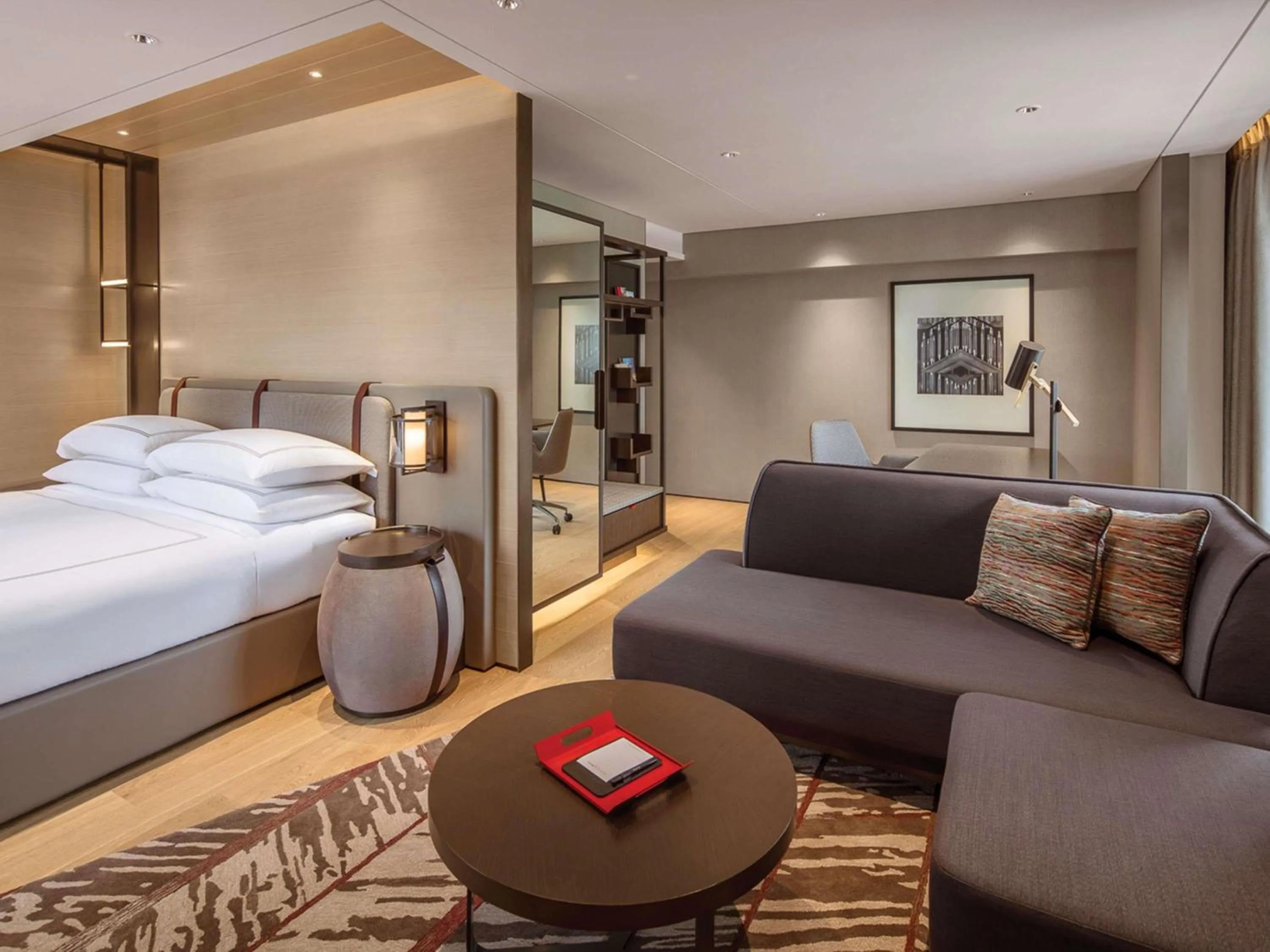 Bedroom, Bed in Swissotel The Stamford Singapore