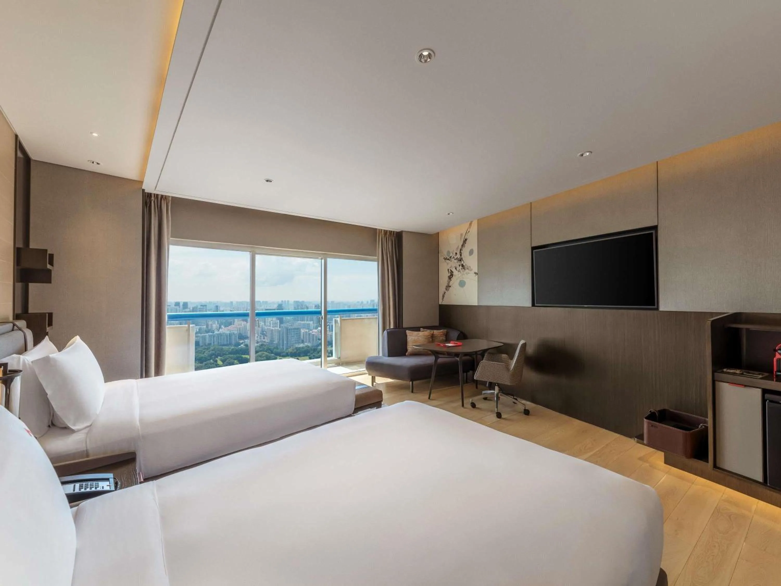 Bedroom, Bed in Swissotel The Stamford Singapore