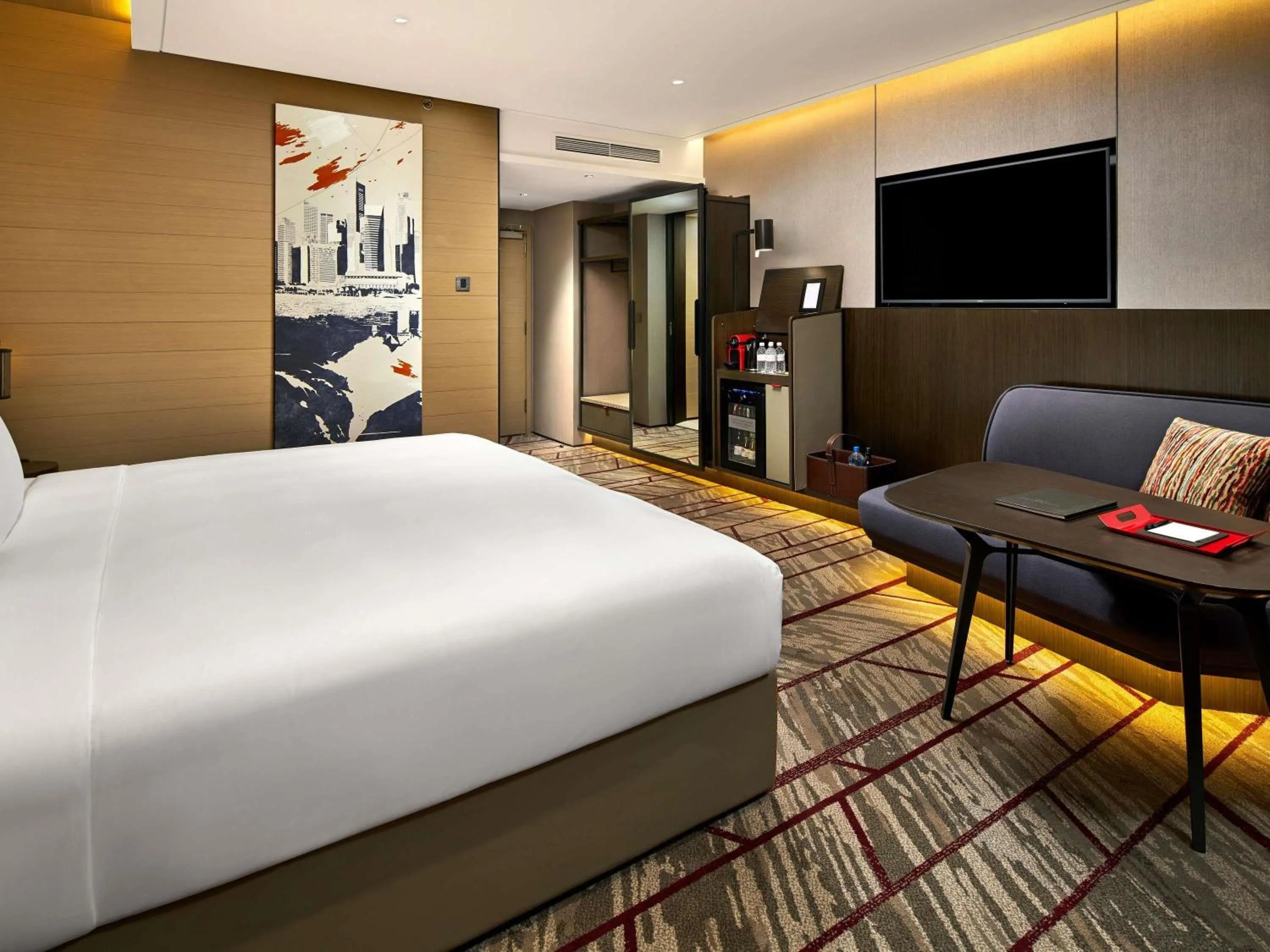 Bedroom, Bed in Swissotel The Stamford Singapore