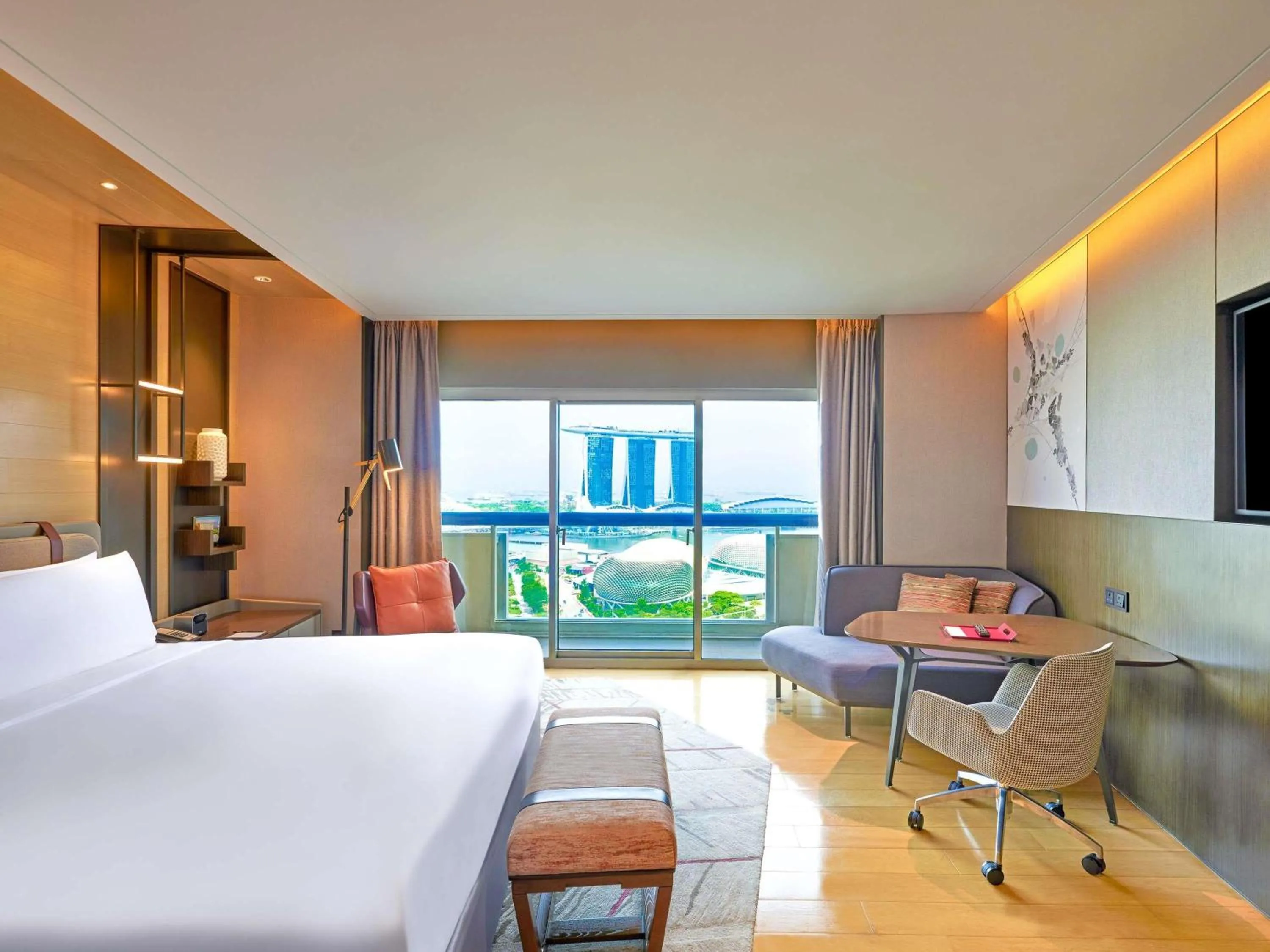 Bedroom, Bed in Swissotel The Stamford Singapore