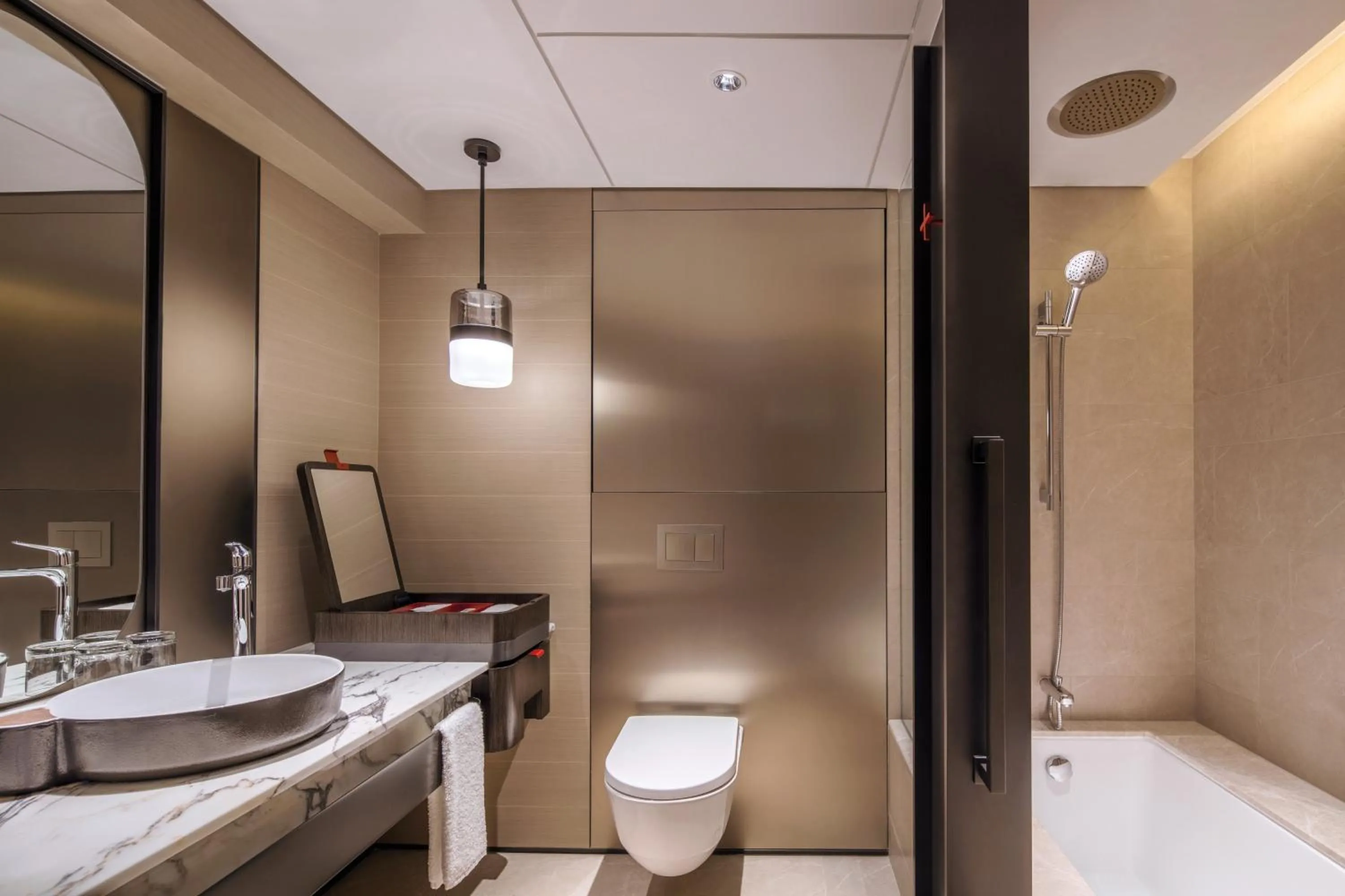 Toilet in Swissotel The Stamford Singapore