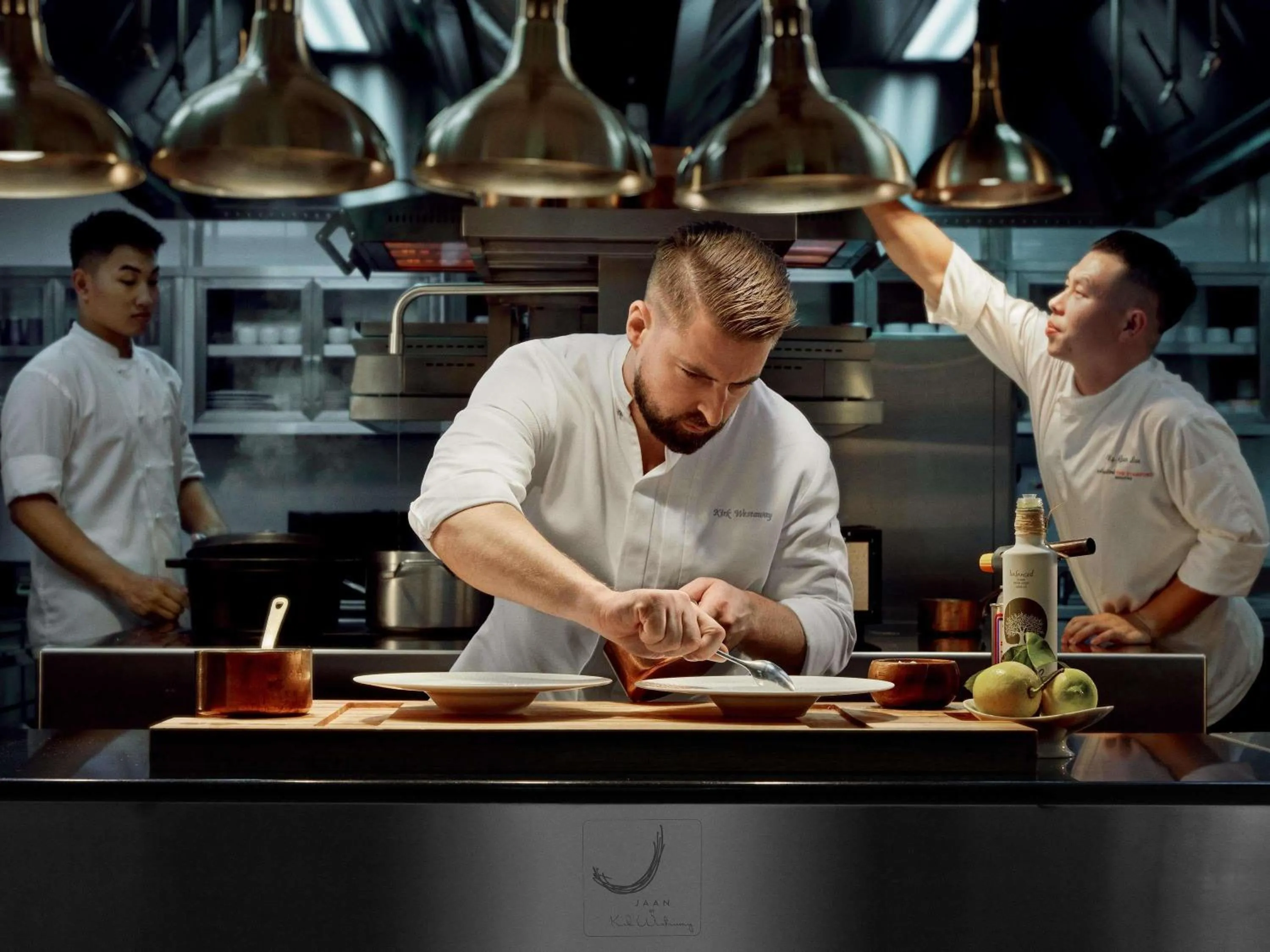 Restaurant/places to eat in Swissotel The Stamford Singapore