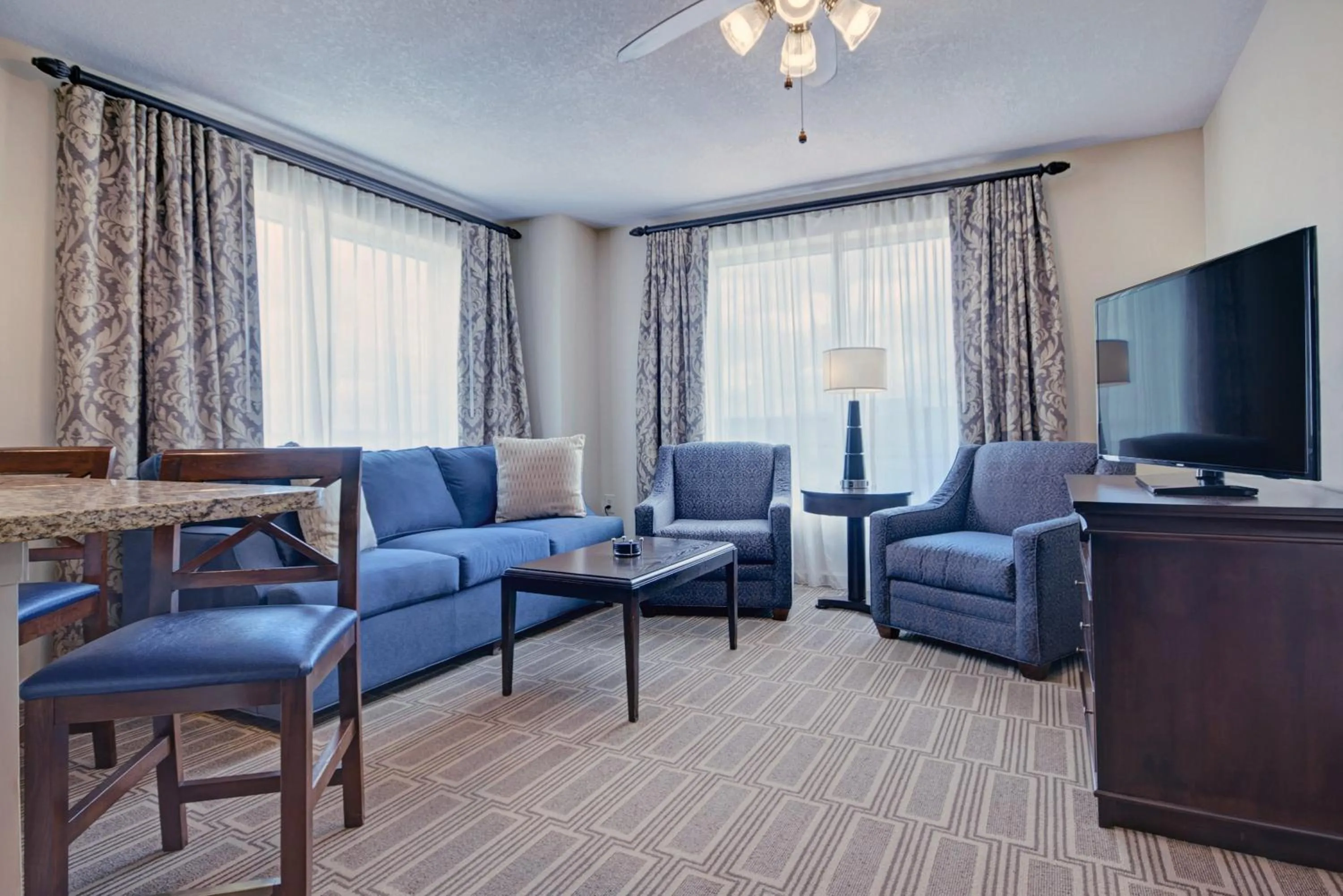 Living room in Club Wyndham Old Town Alexandria