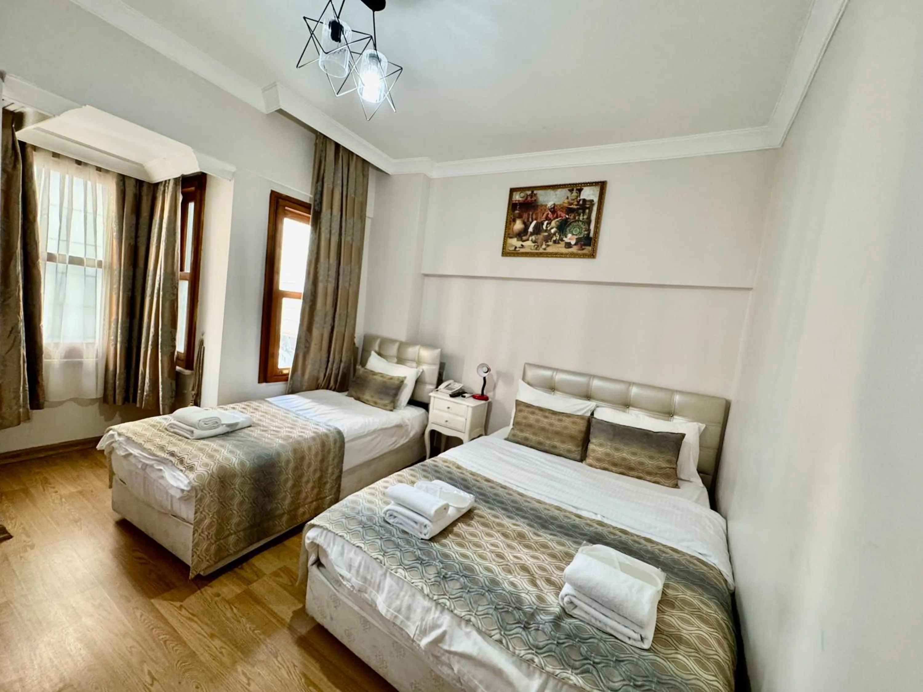 Photo of the whole room, Bed in Rosalie Palace Hotel