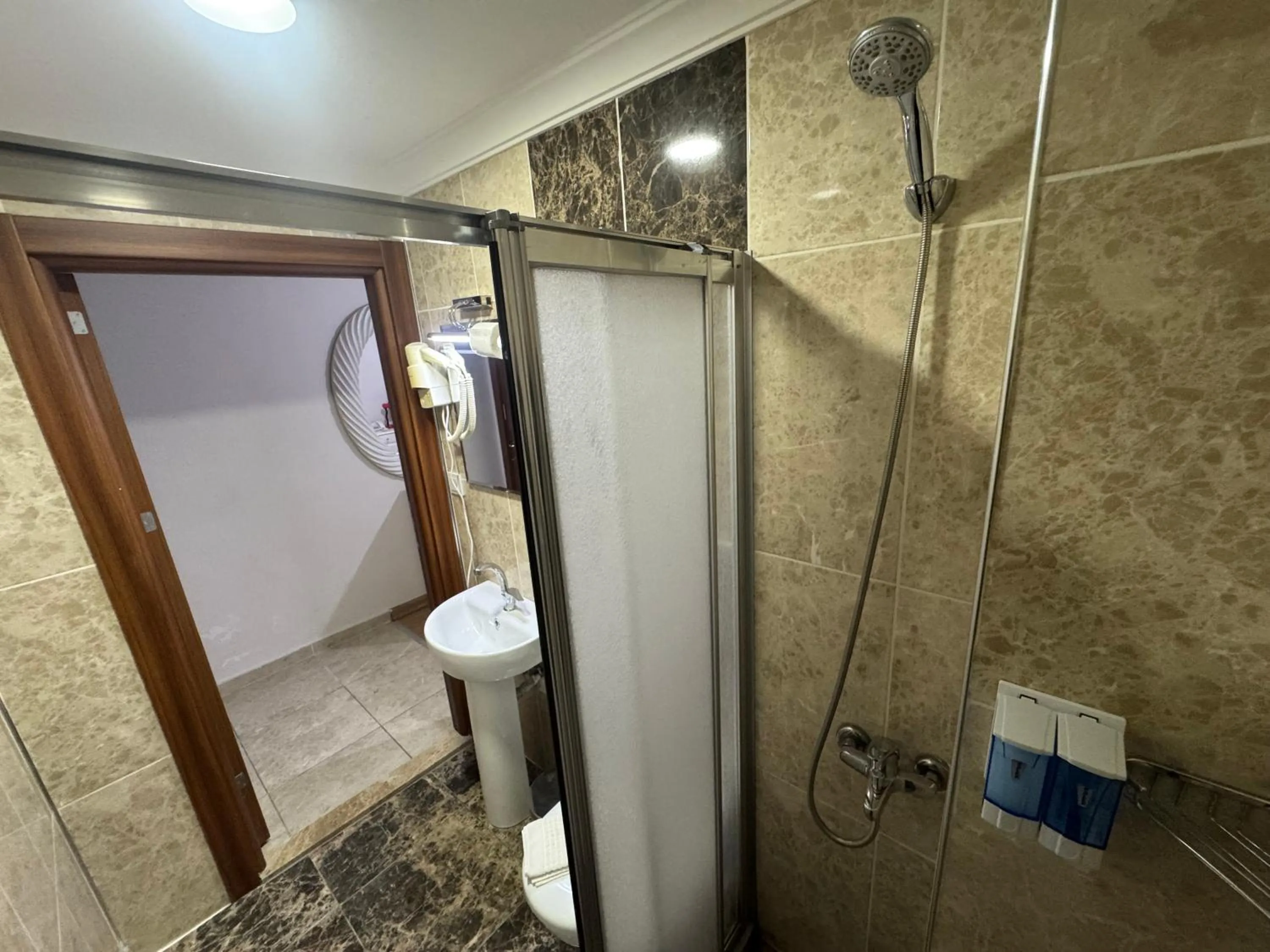 Toilet in Rosalie Palace Hotel