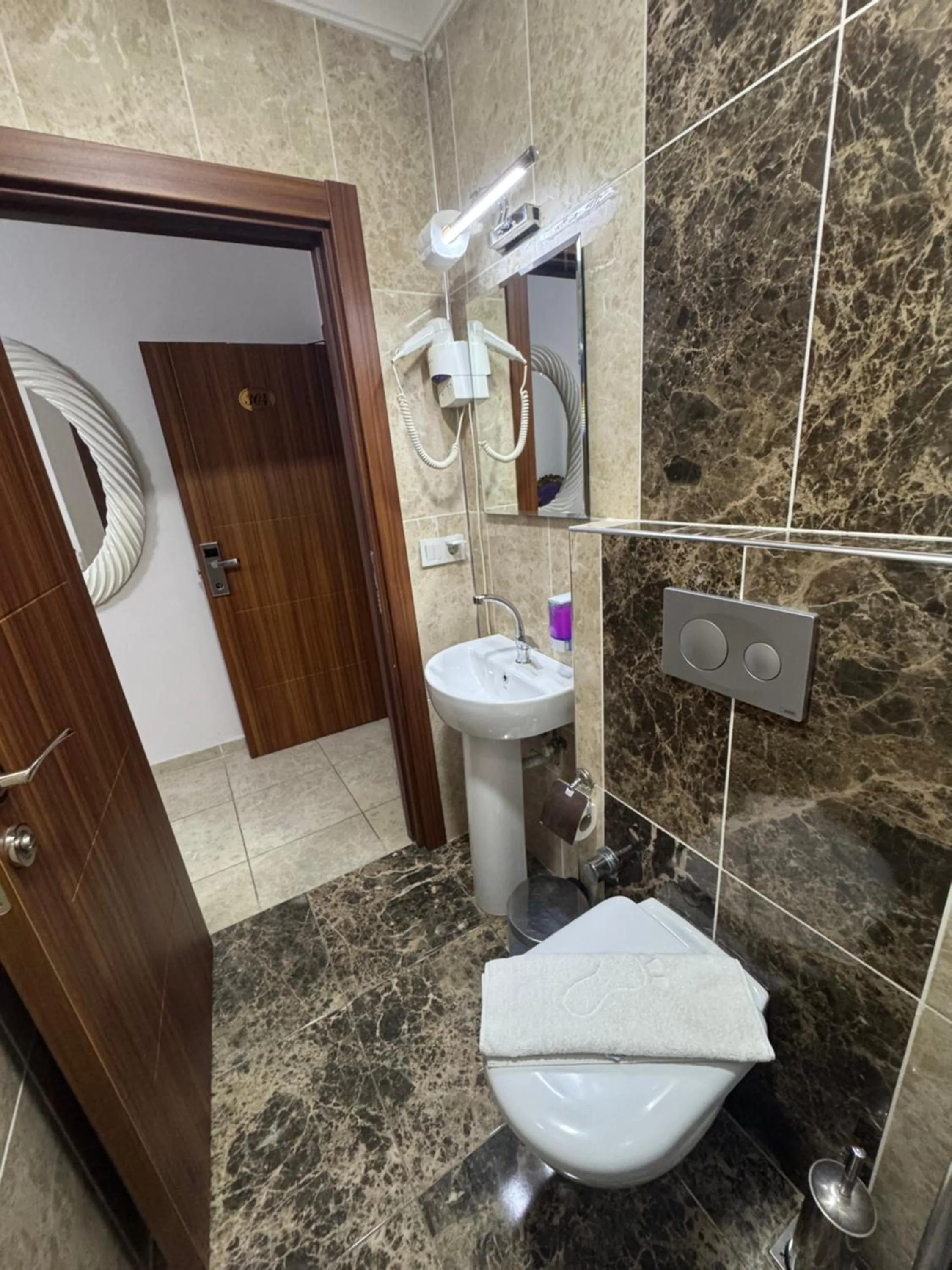 Shower in Rosalie Palace Hotel