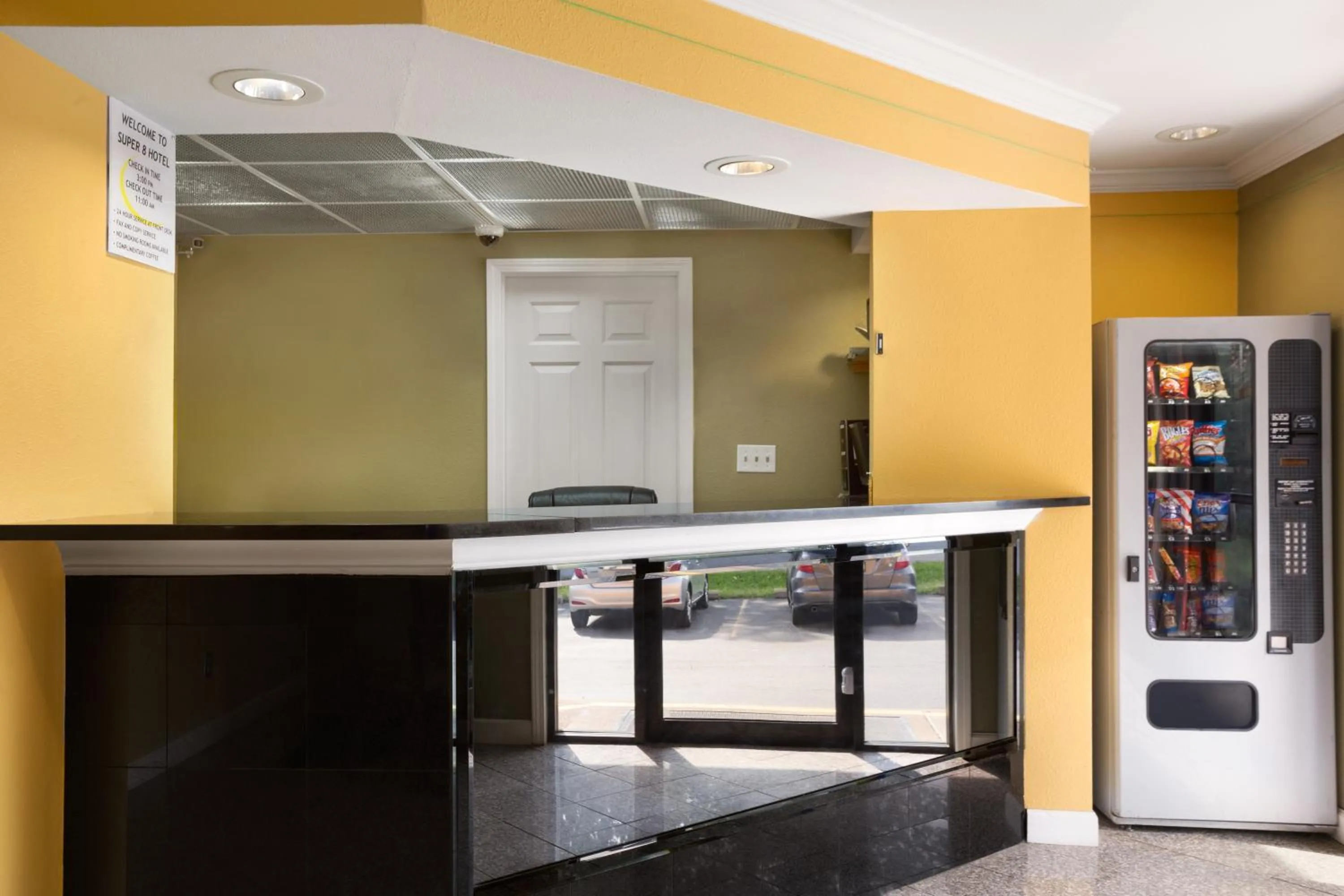 Lobby or reception in Super 8 by Wyndham Indianapolis-Southport Rd