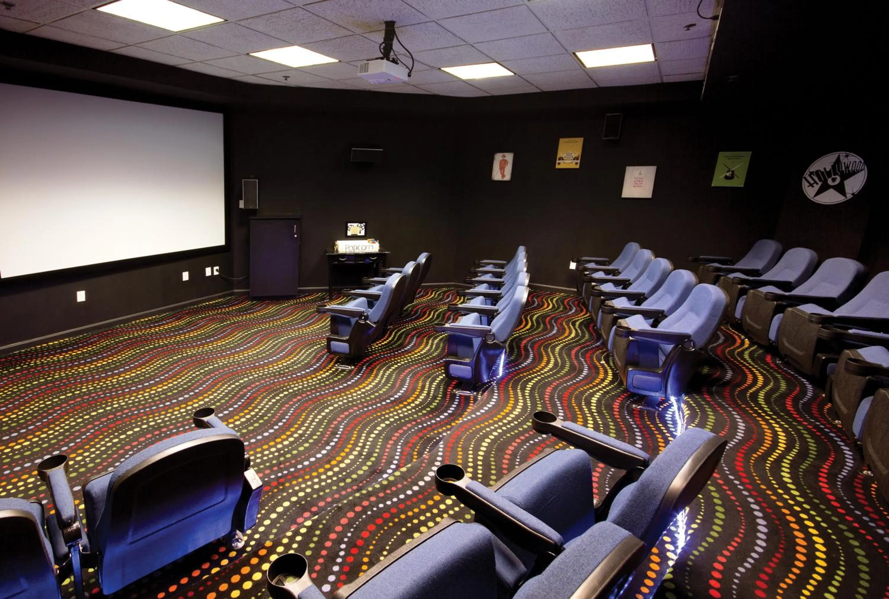 Entertainment in Club Wyndham Long Wharf