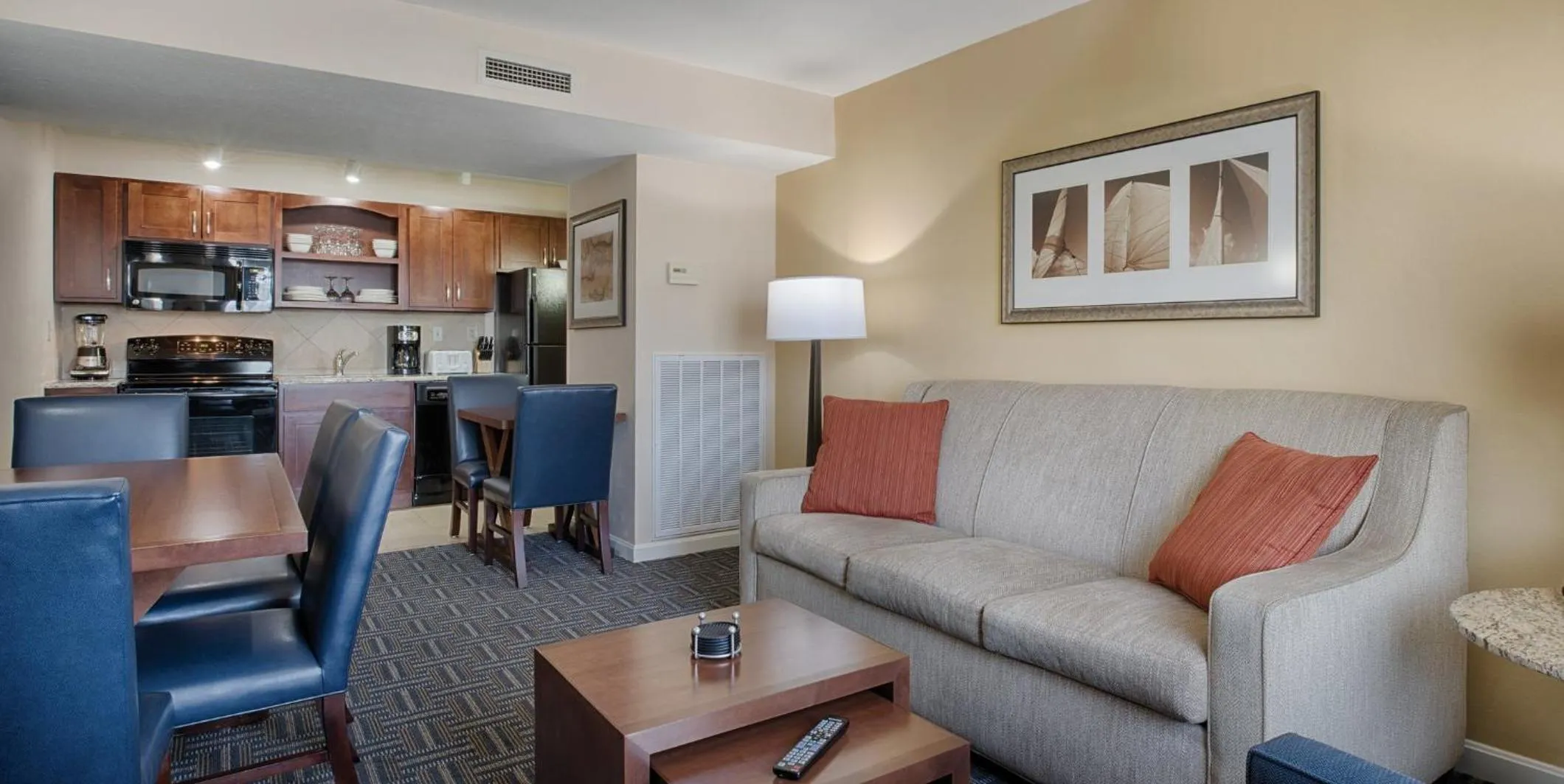 Living room in Club Wyndham Long Wharf