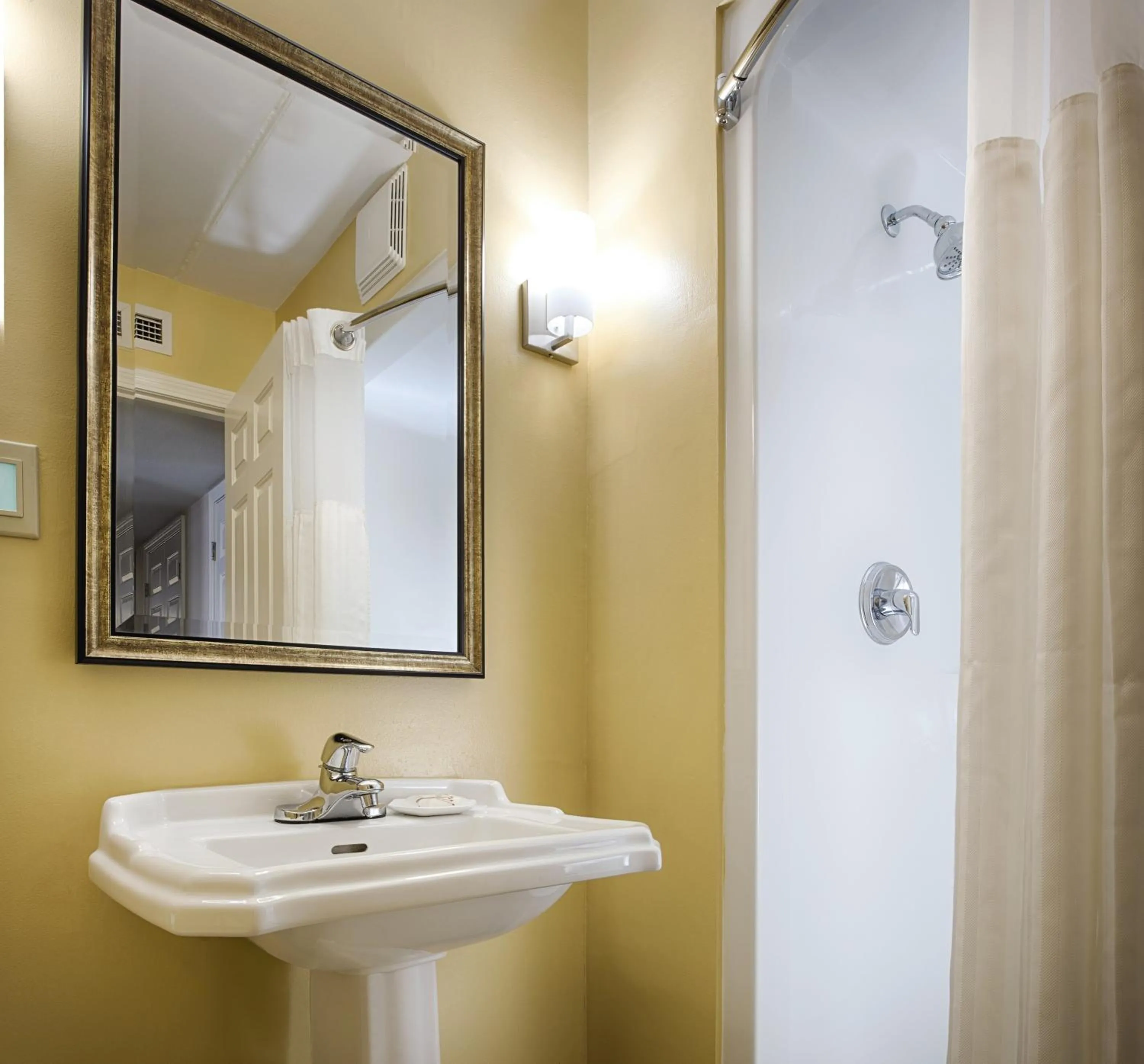 Bathroom in Club Wyndham Long Wharf