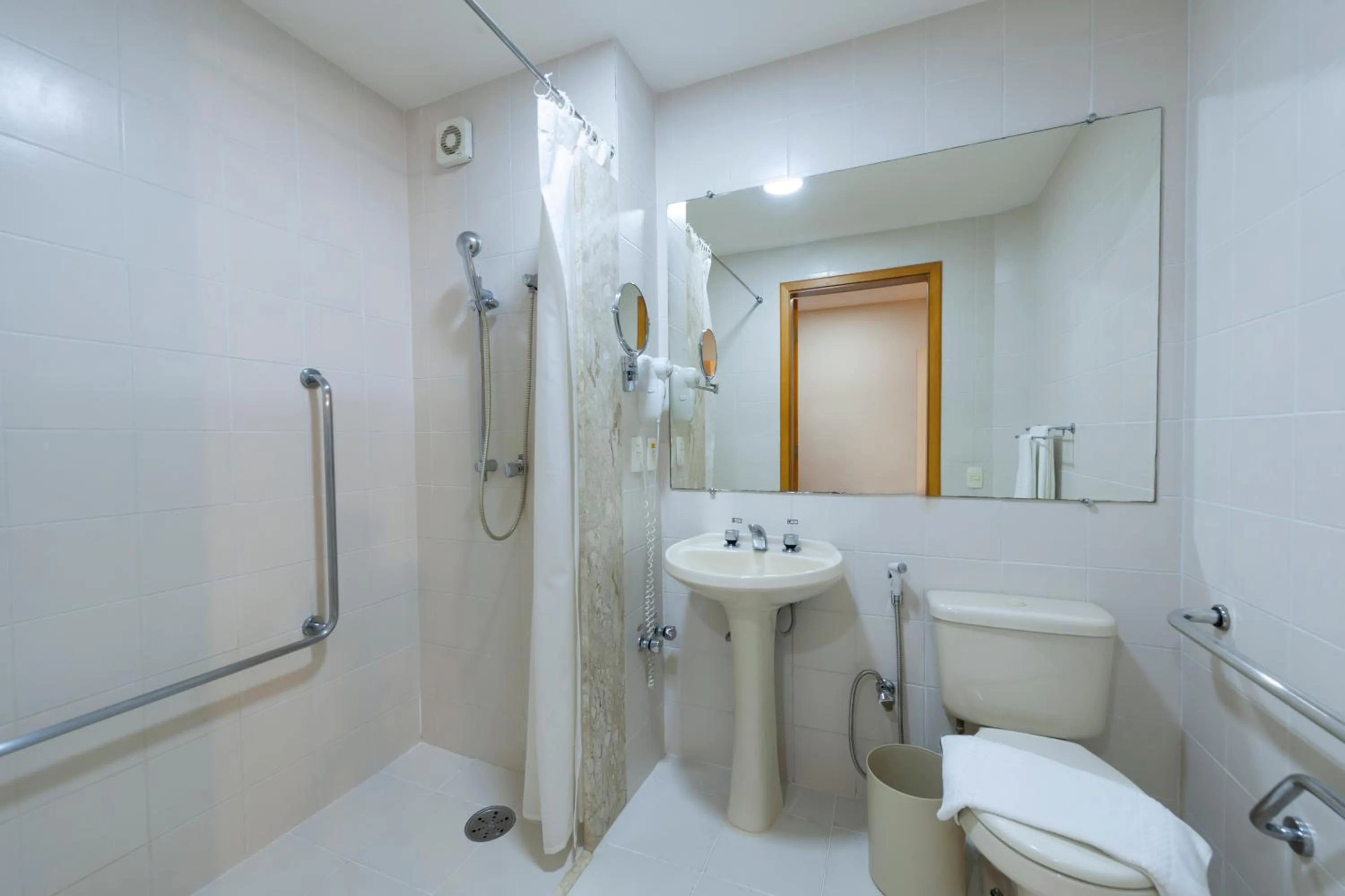 Toilet in Matiz Barão Geraldo Express Hotel