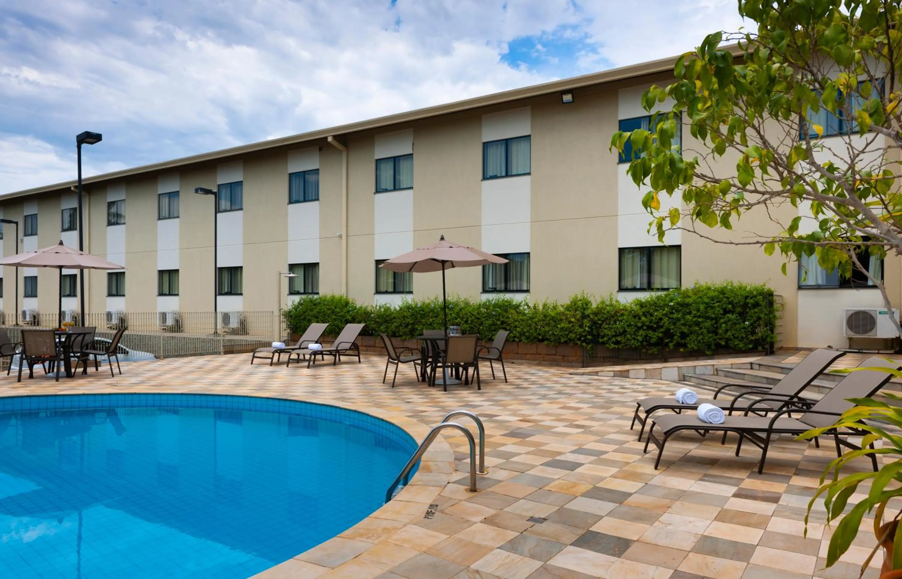 Property building in Matiz Barão Geraldo Express Hotel