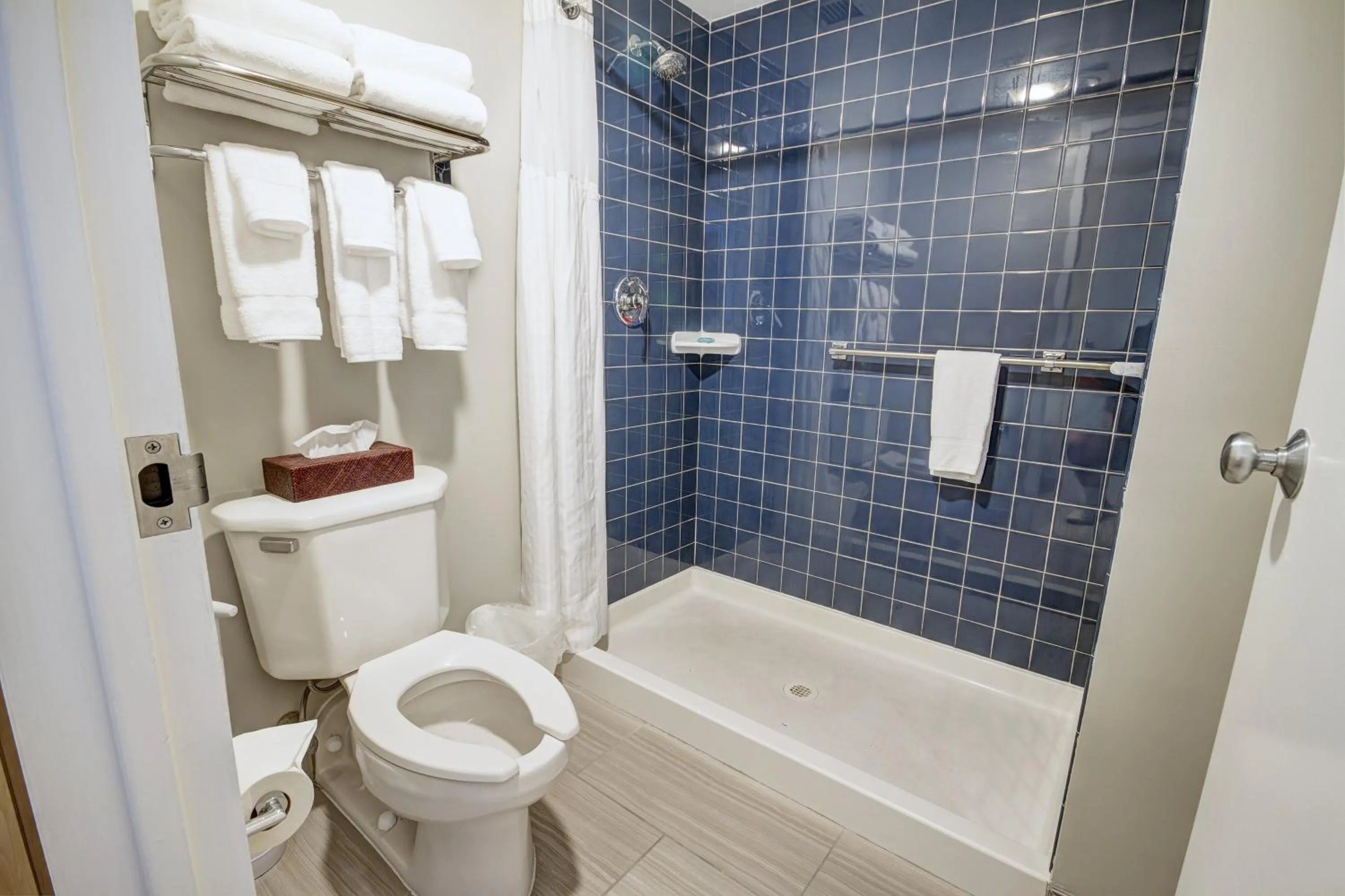 Bathroom in Club Wyndham Inn on the Harbor