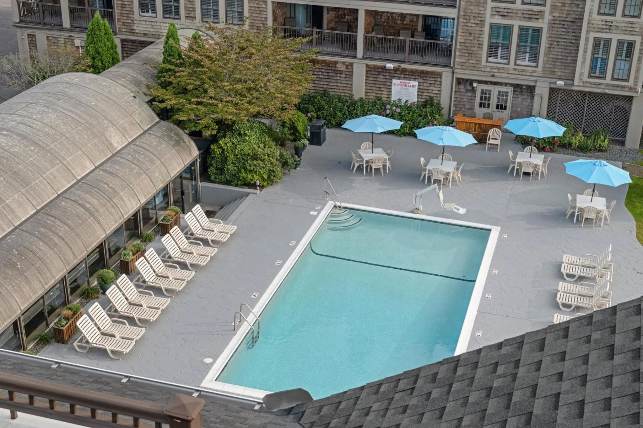 Swimming pool in Club Wyndham Newport Onshore