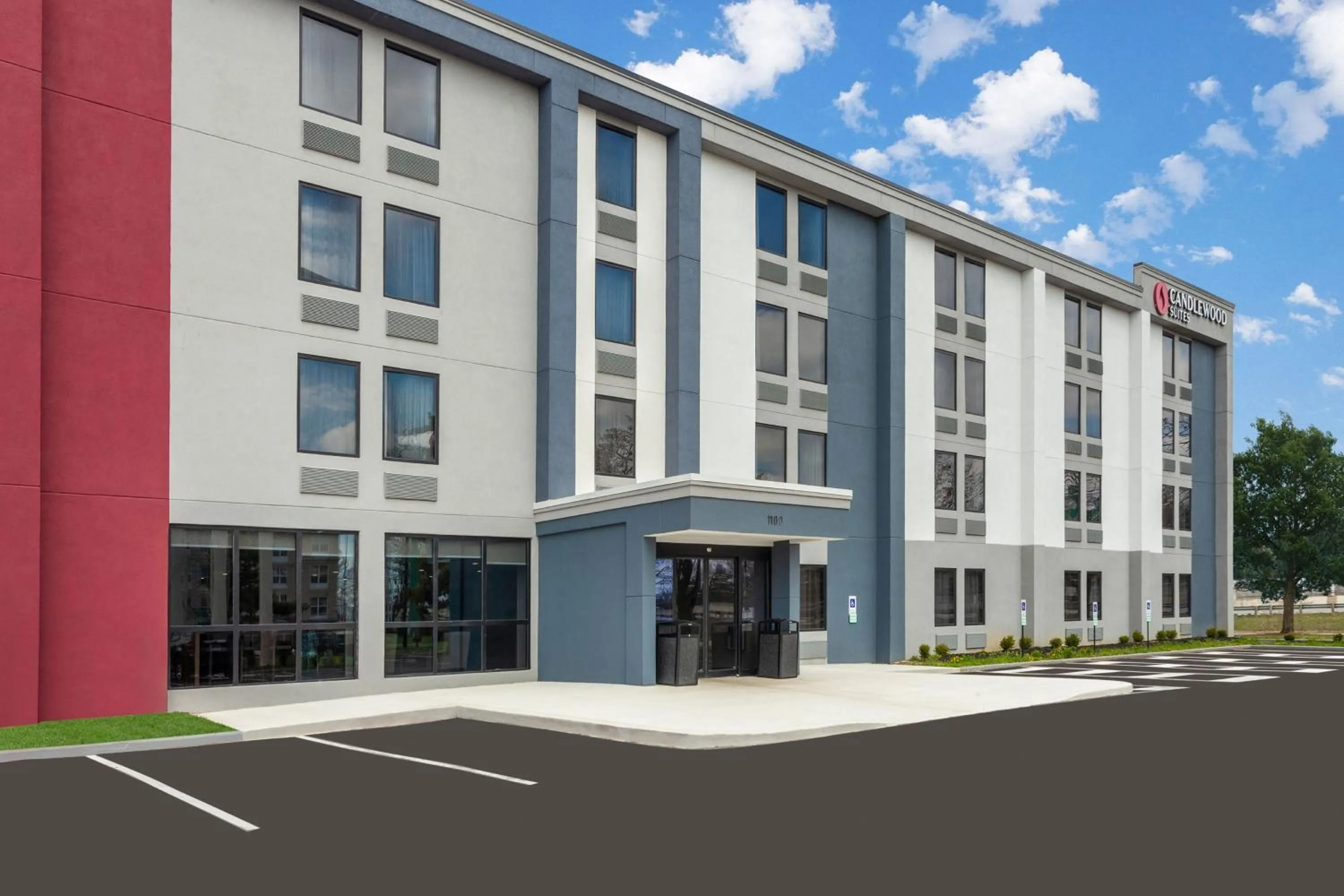 Property building in Candlewood Suites Columbus North - Worthington by IHG