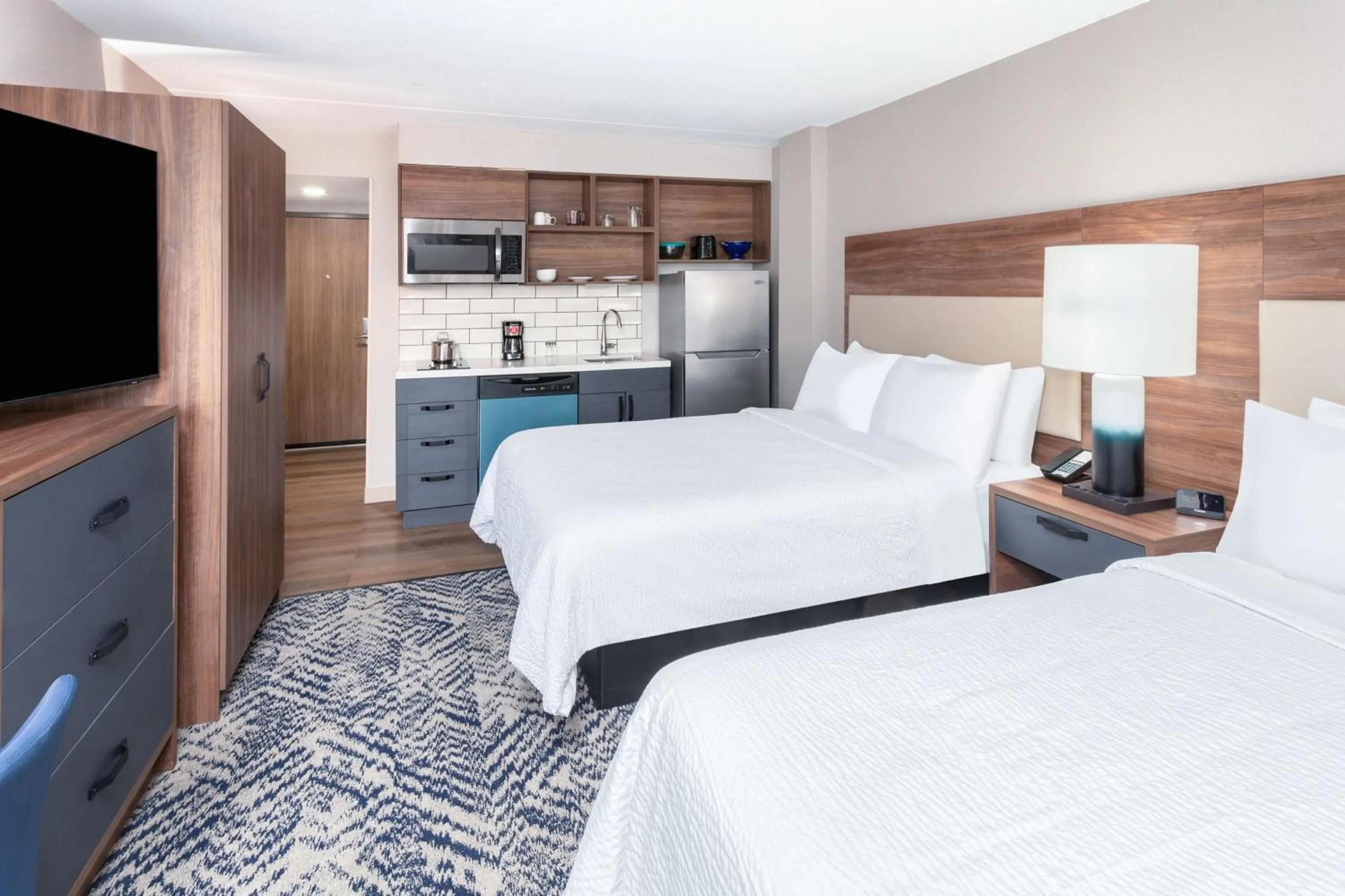 Photo of the whole room, Bed in Candlewood Suites Columbus North - Worthington by IHG