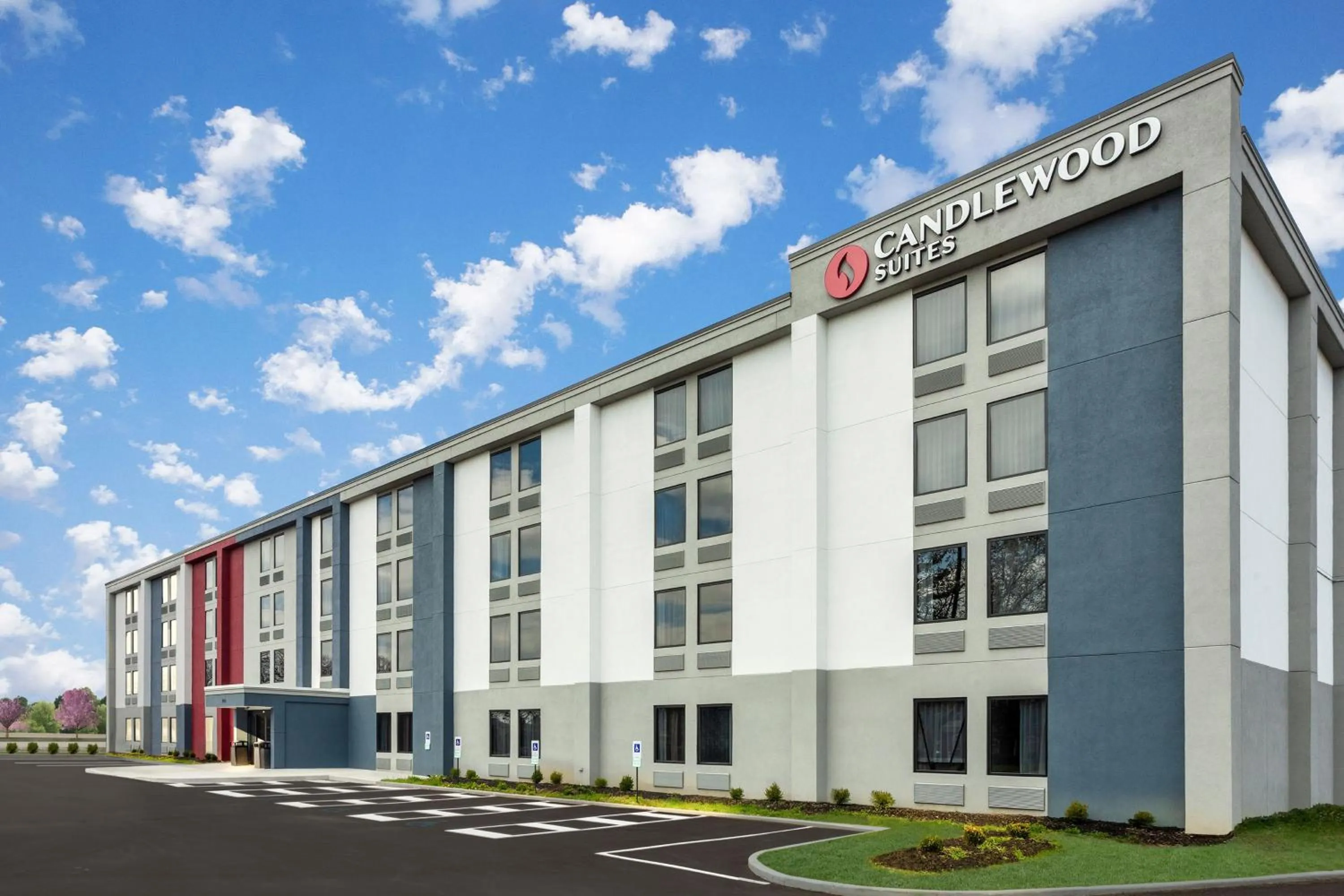 Property building in Candlewood Suites Columbus North - Worthington by IHG