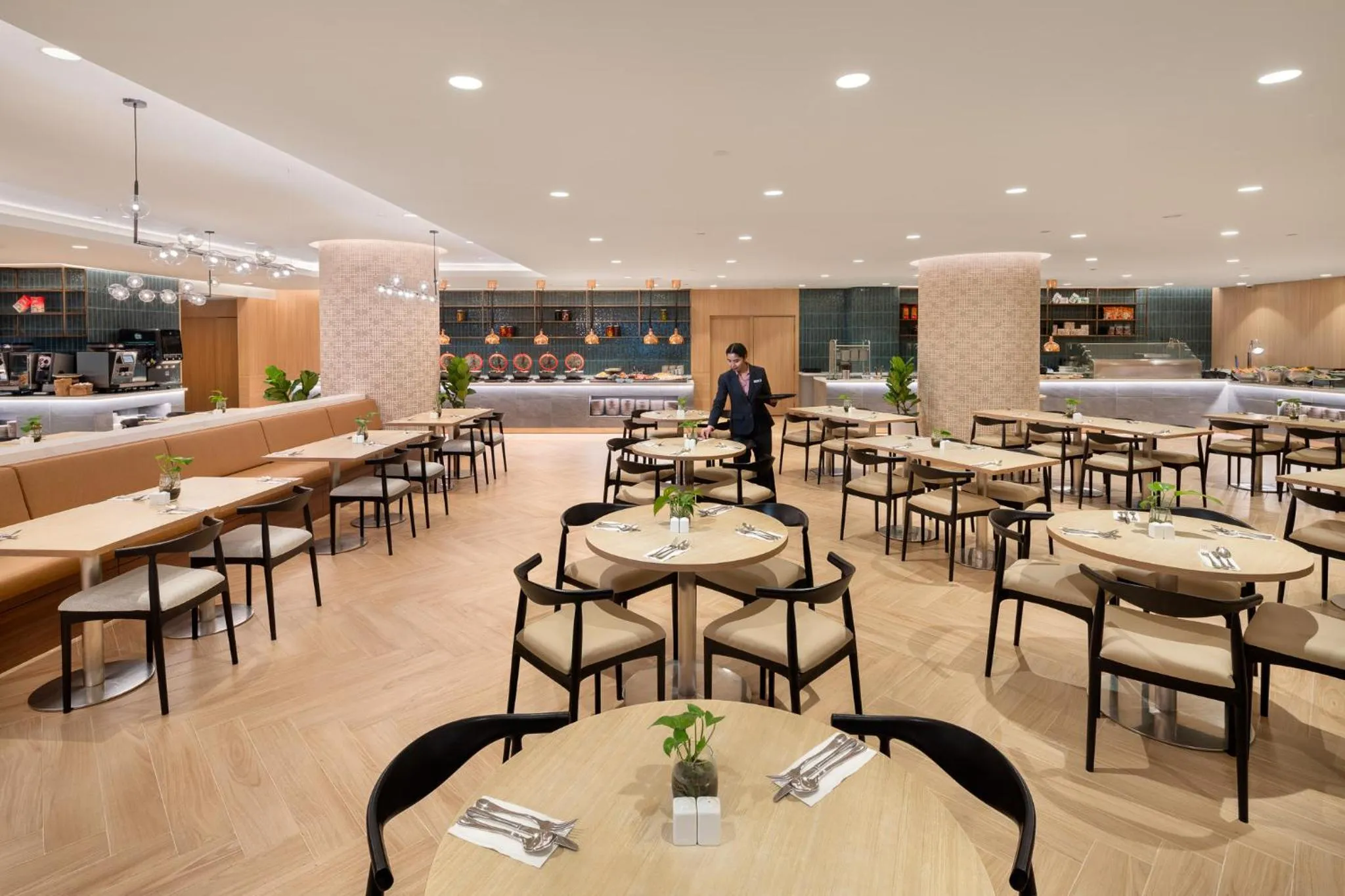 Restaurant/places to eat in Grand Mercure Singapore Roxy