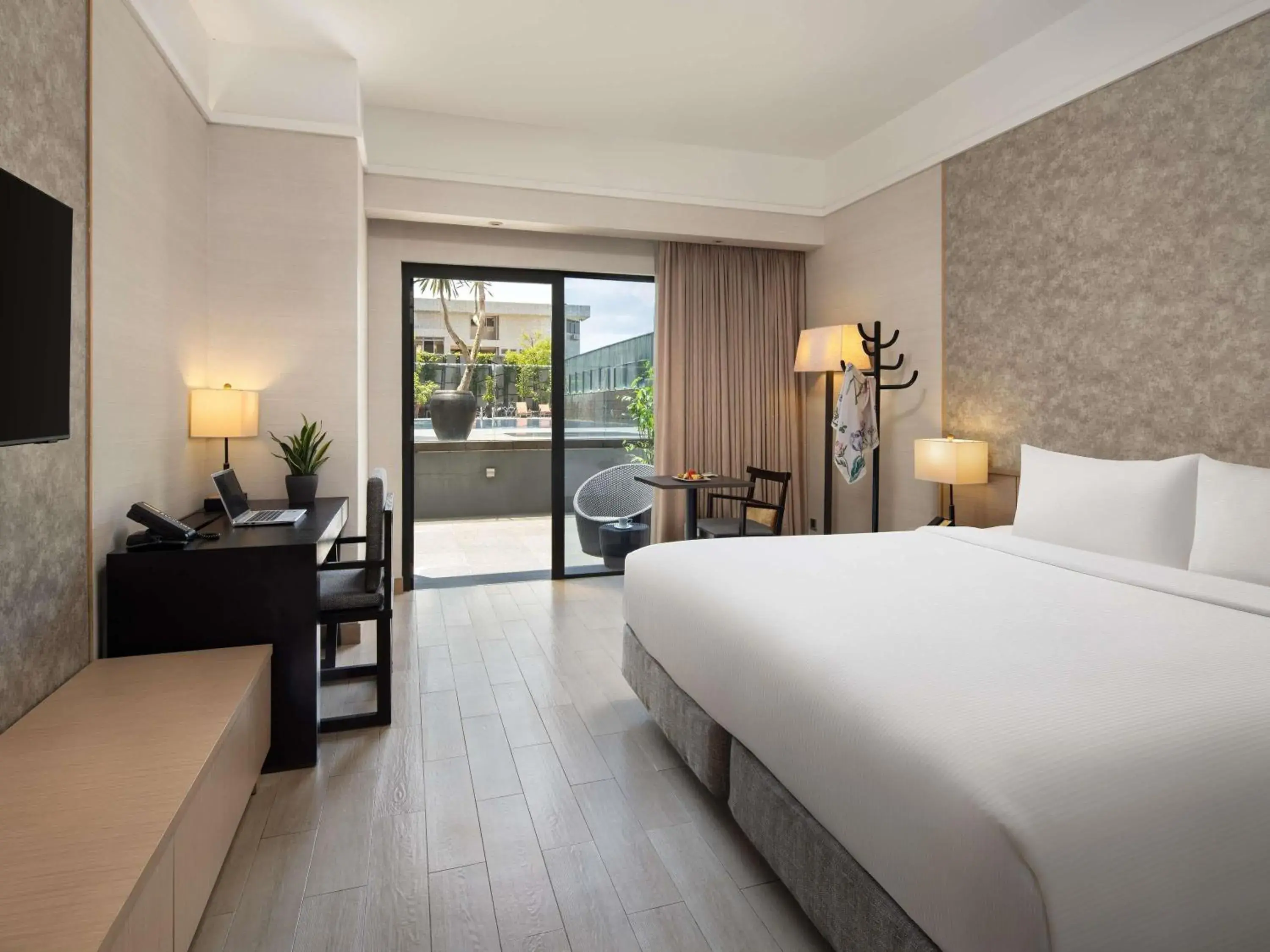 Deluxe Poolside Room, 1 King Bed in Grand Mercure Singapore Roxy Deluxe Poolside Room, 1 King Bed in Grand Mercure Singapore Roxy