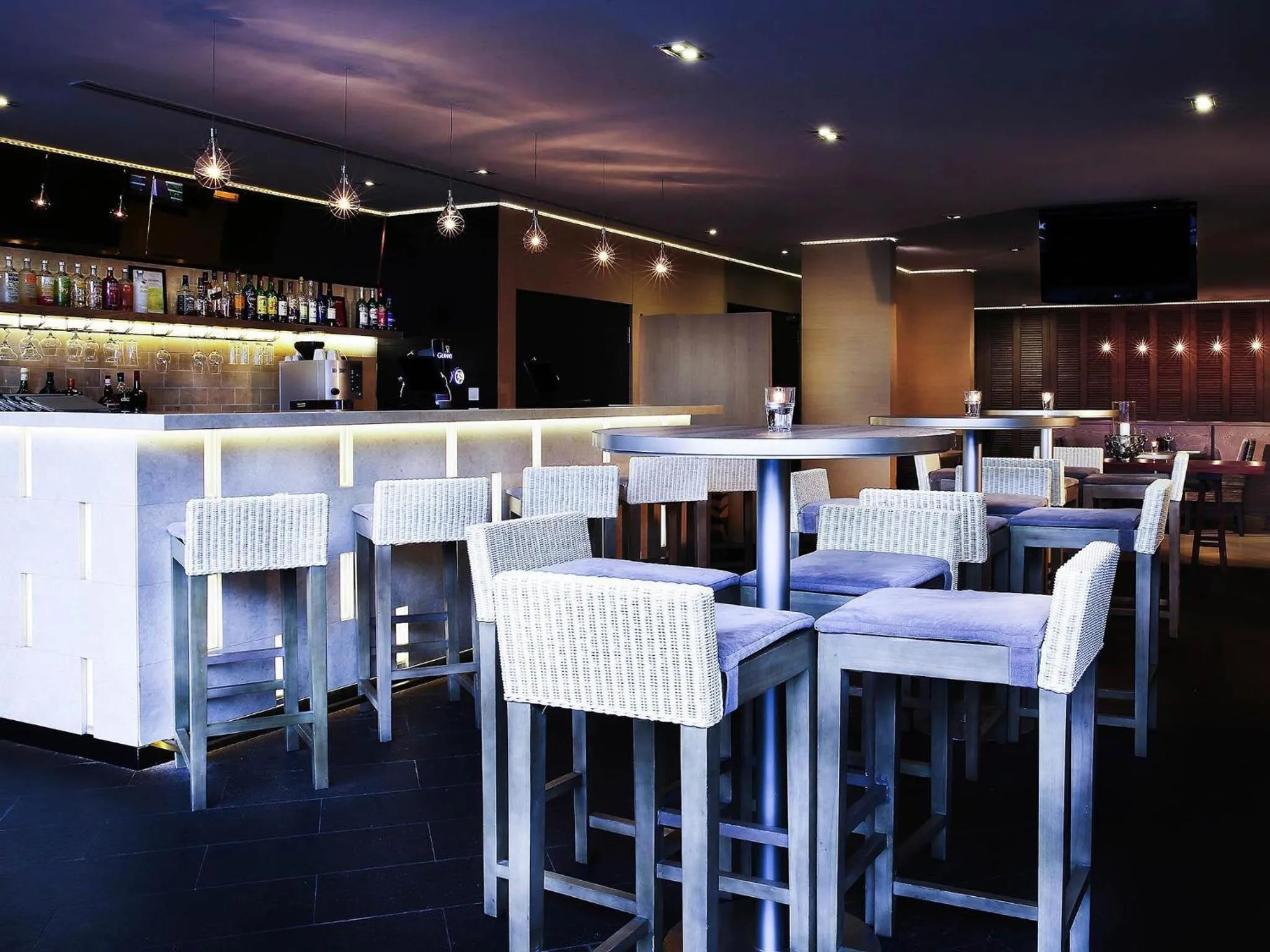 Restaurant/places to eat in Grand Mercure Singapore Roxy