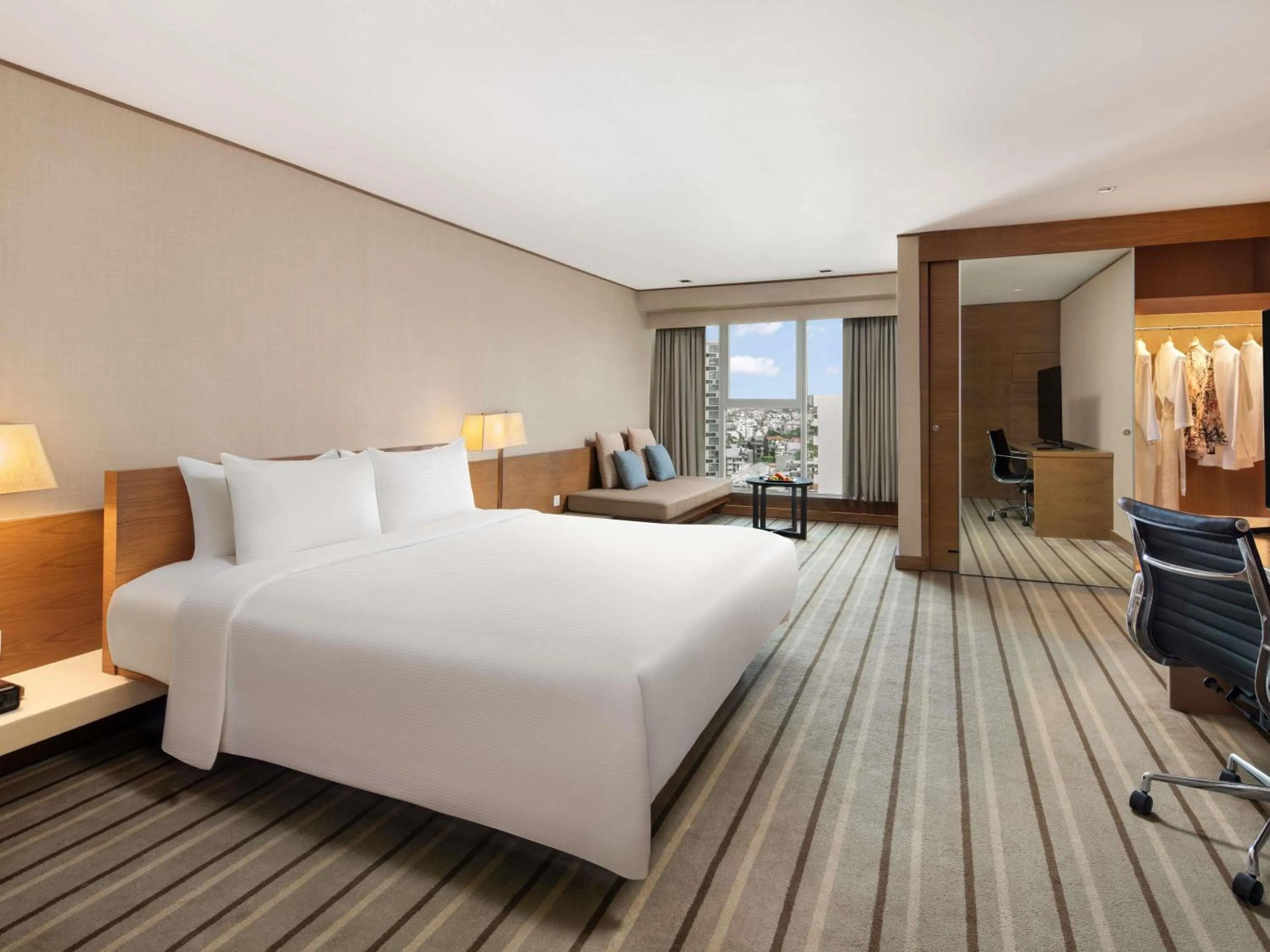 Bedroom, Bed in Grand Mercure Singapore Roxy