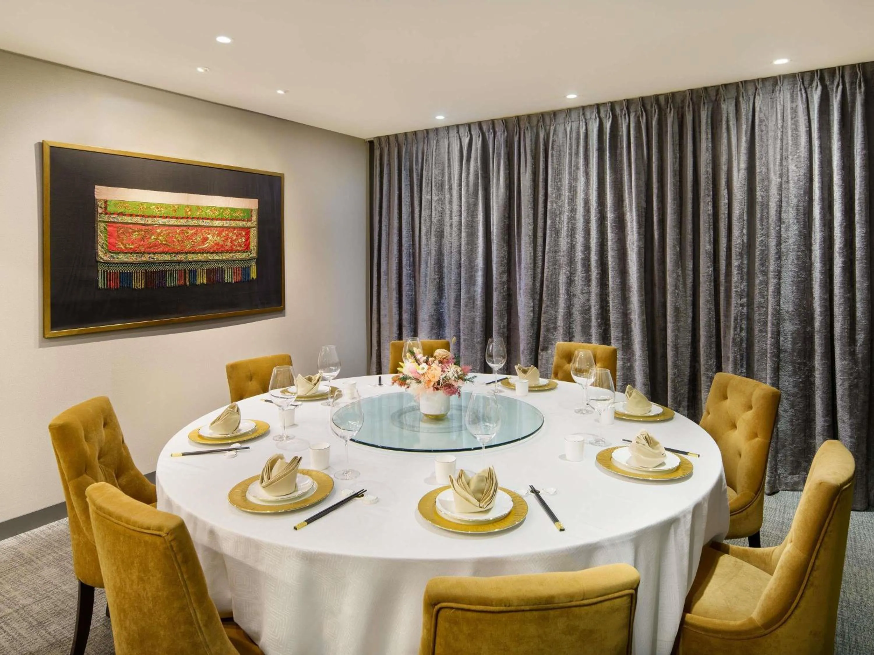 Restaurant/places to eat in Grand Mercure Singapore Roxy