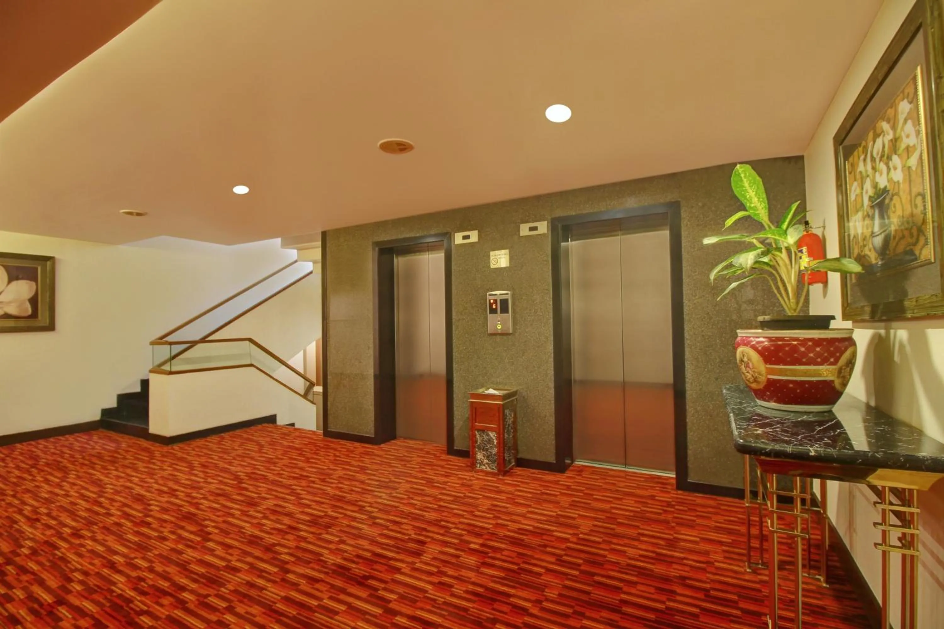 elevator in Monarch Luxur - Infantry Road