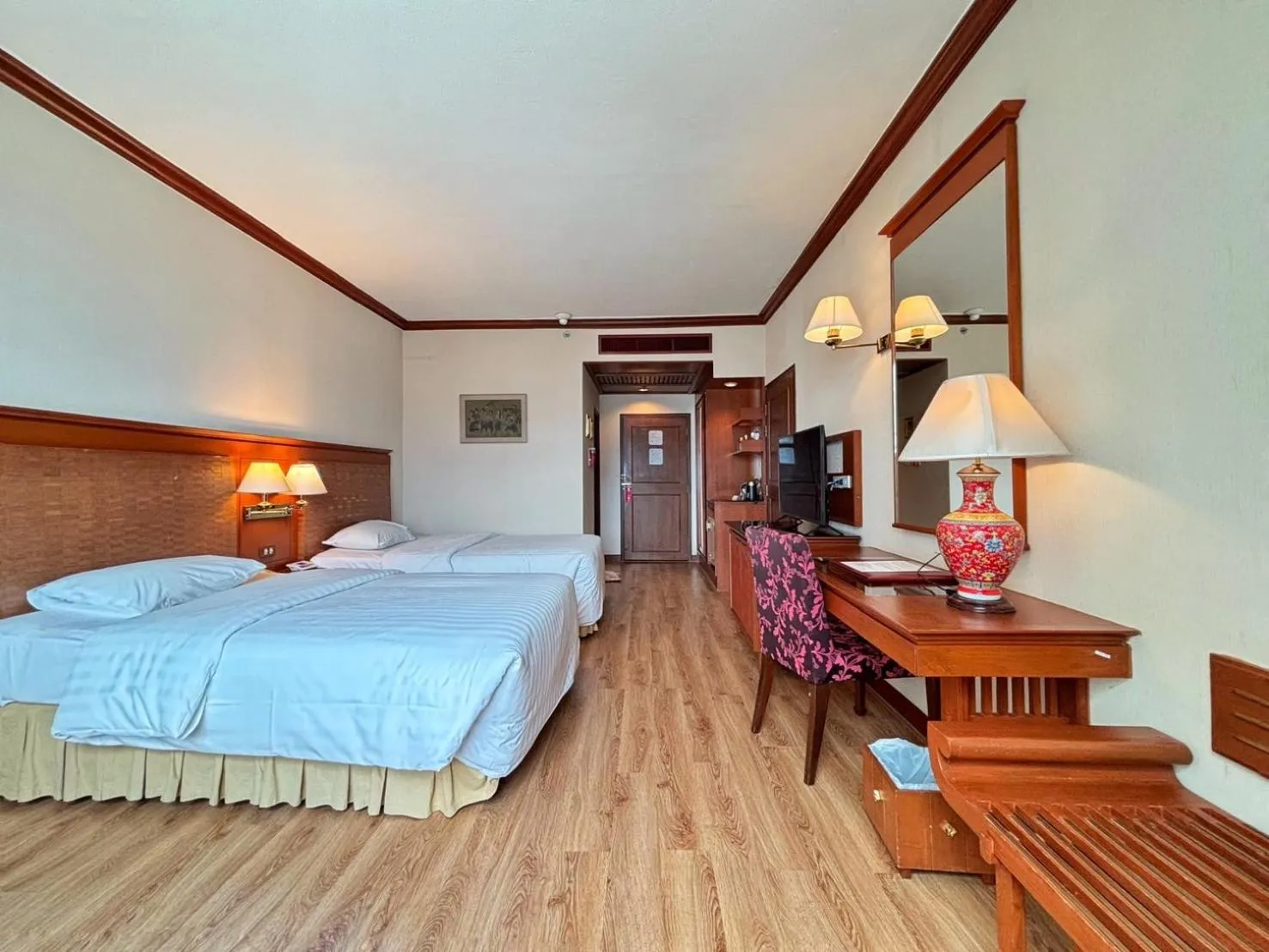 Bedroom, Bed in The Empress Hotel