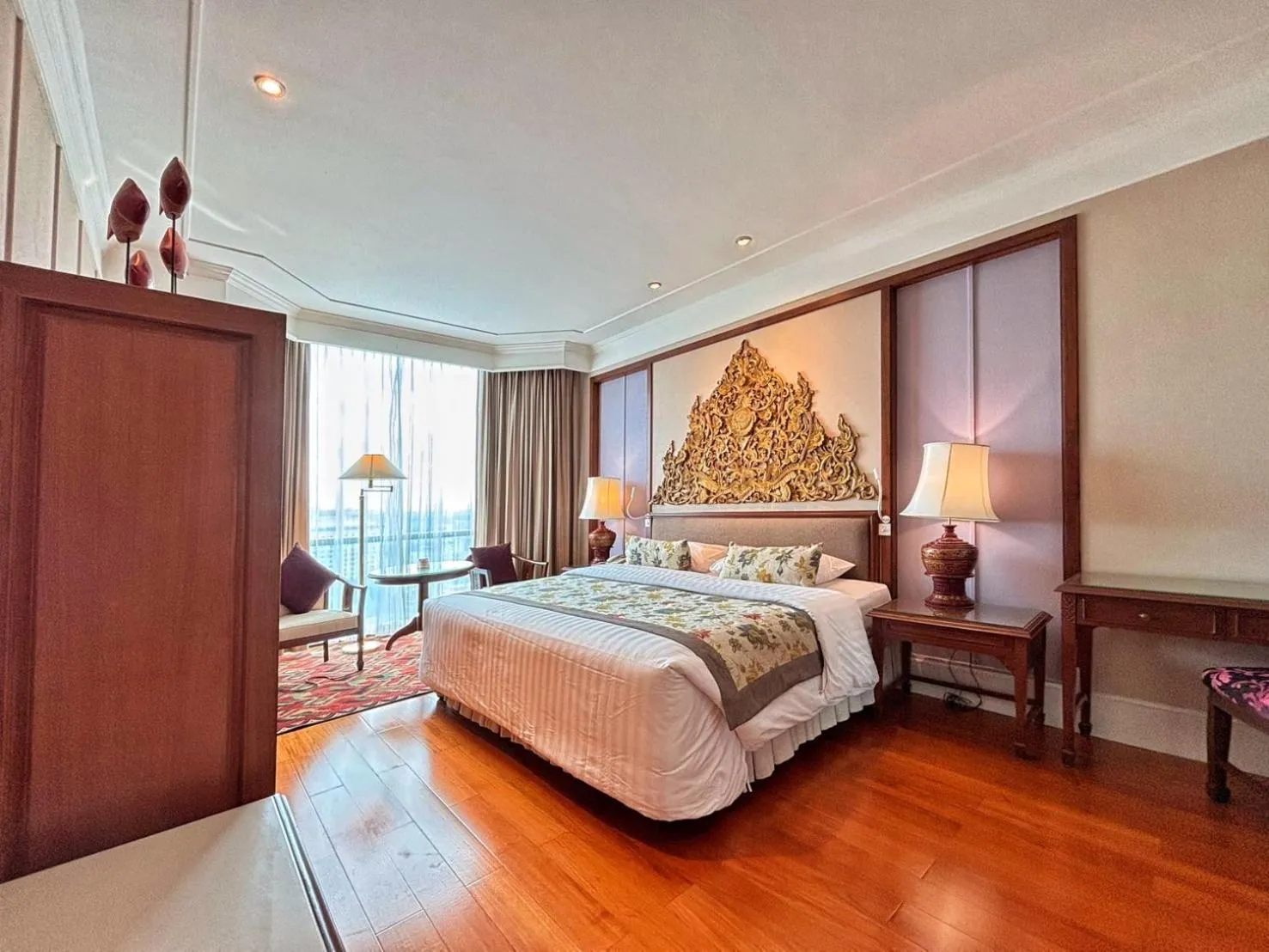 Bedroom, Bed in The Empress Hotel