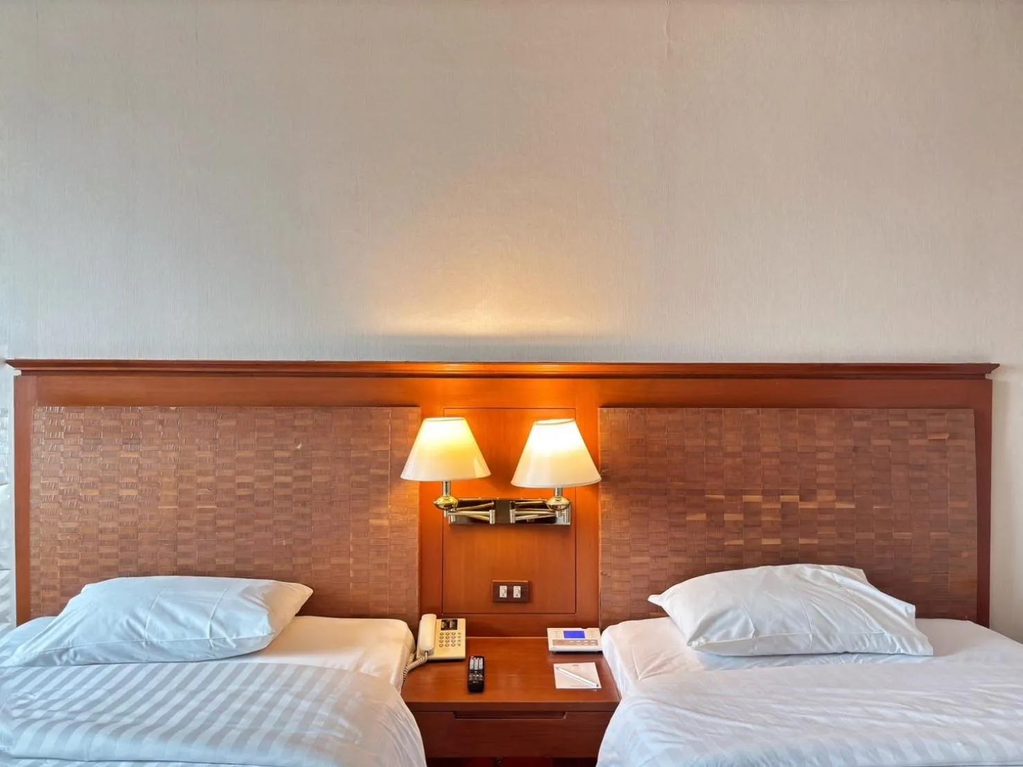 Bedroom, Bed in The Empress Hotel