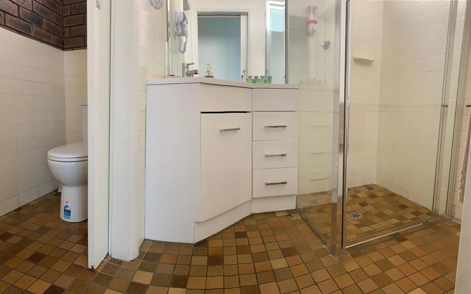 Bathroom in Bendigo McIvor Motor Inn