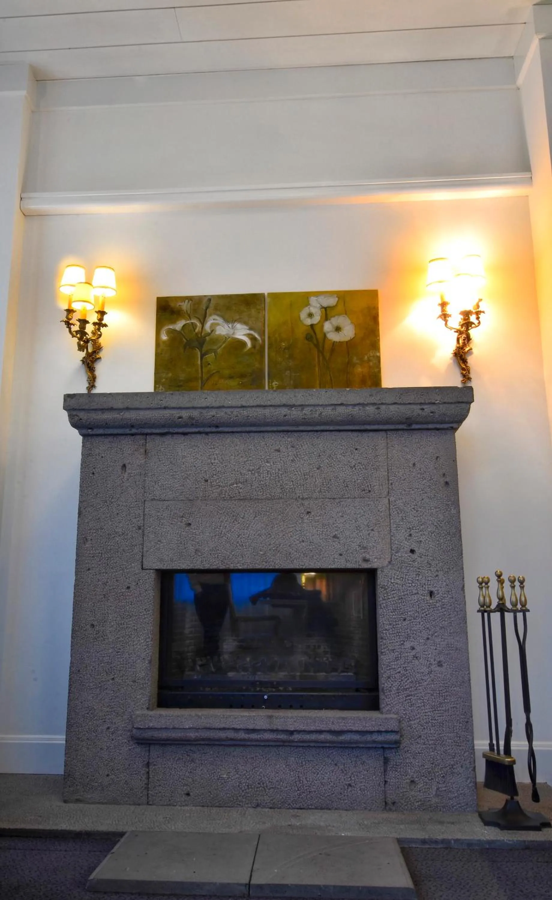 flat iron in Kar's Hotel