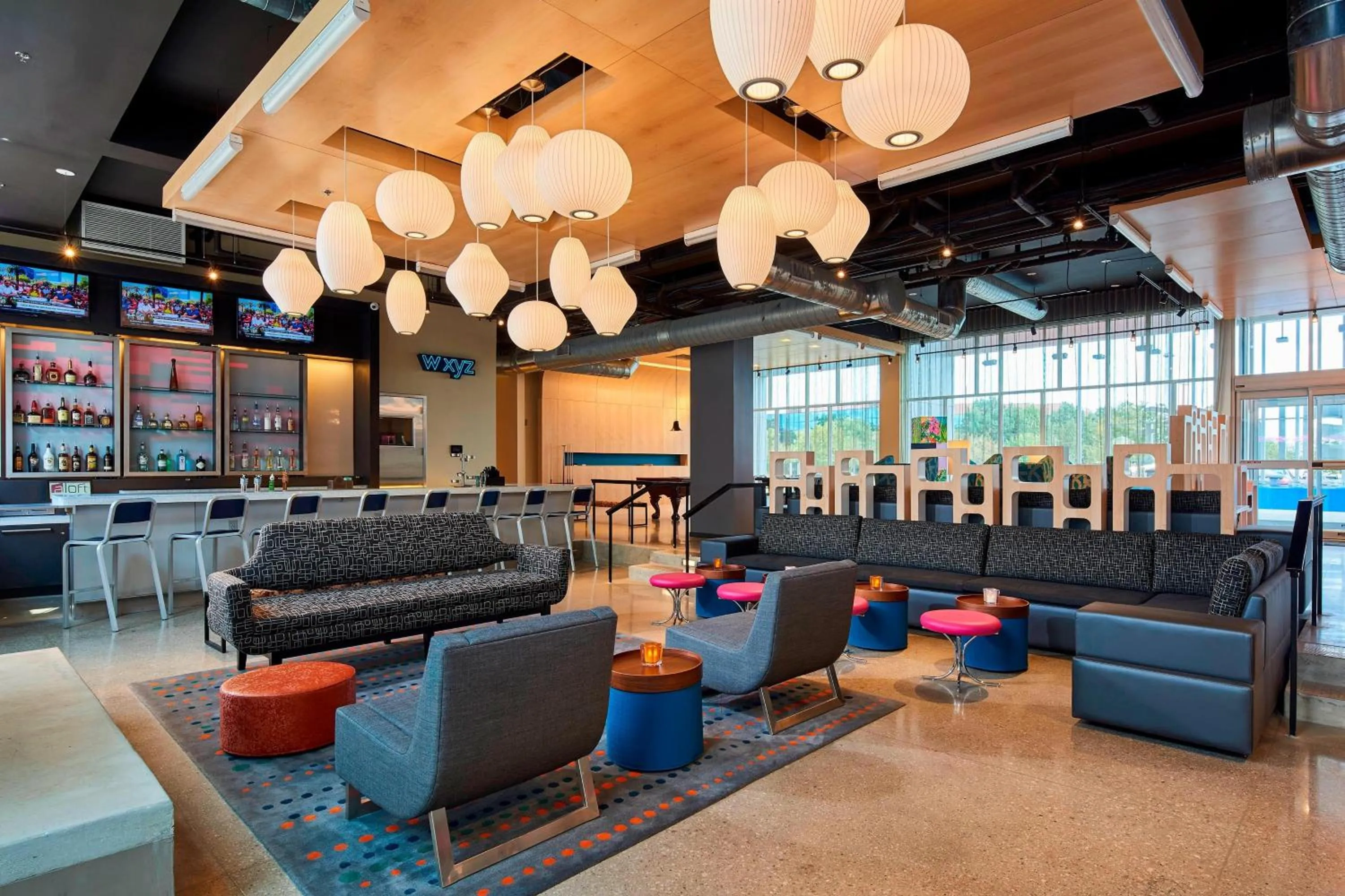 Lounge or bar in Aloft Cleveland Airport