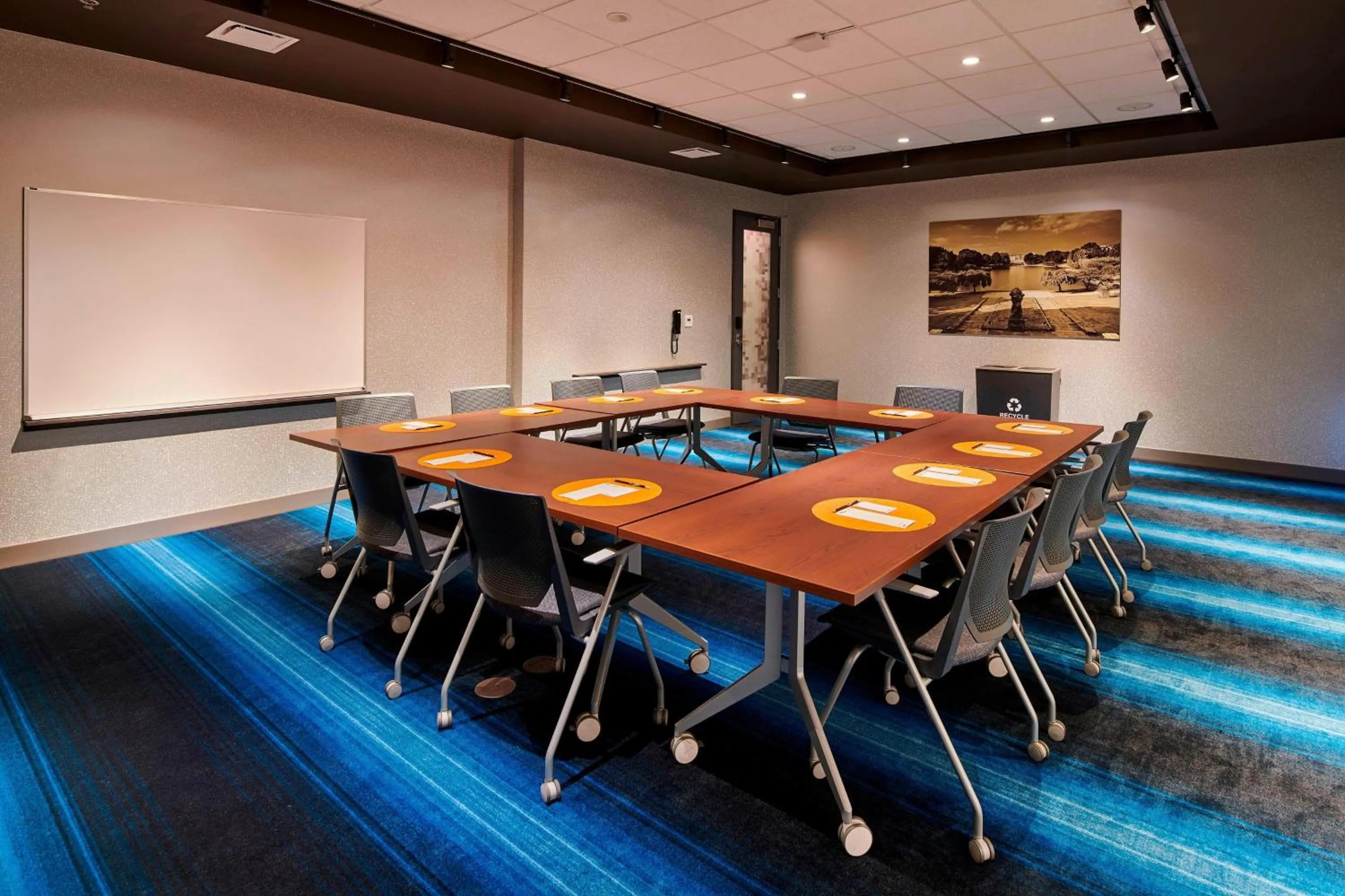 Meeting/conference room in Aloft Cleveland Airport