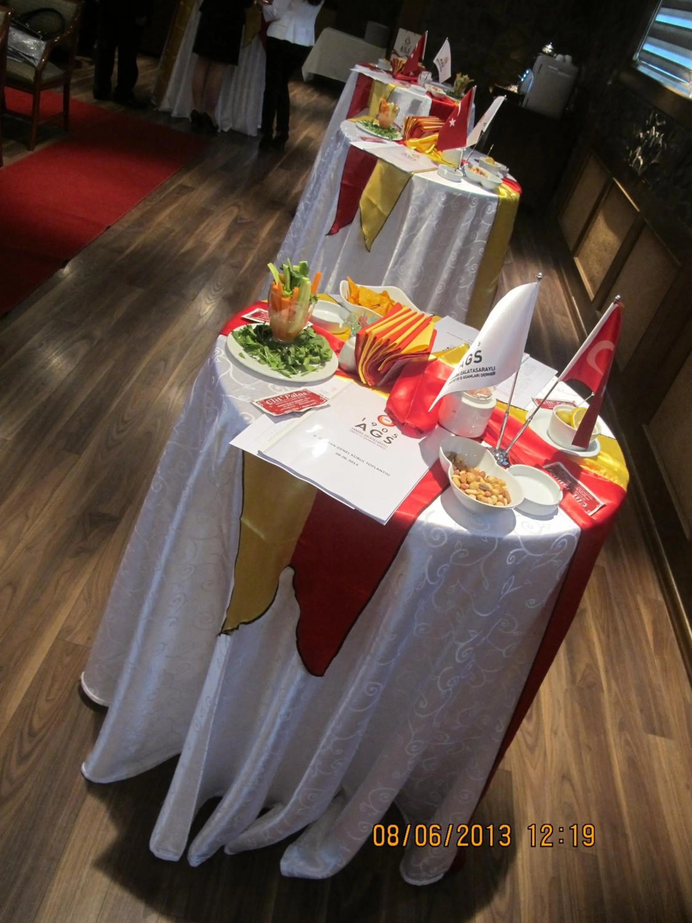 Restaurant/places to eat in Elit Palas Hotel