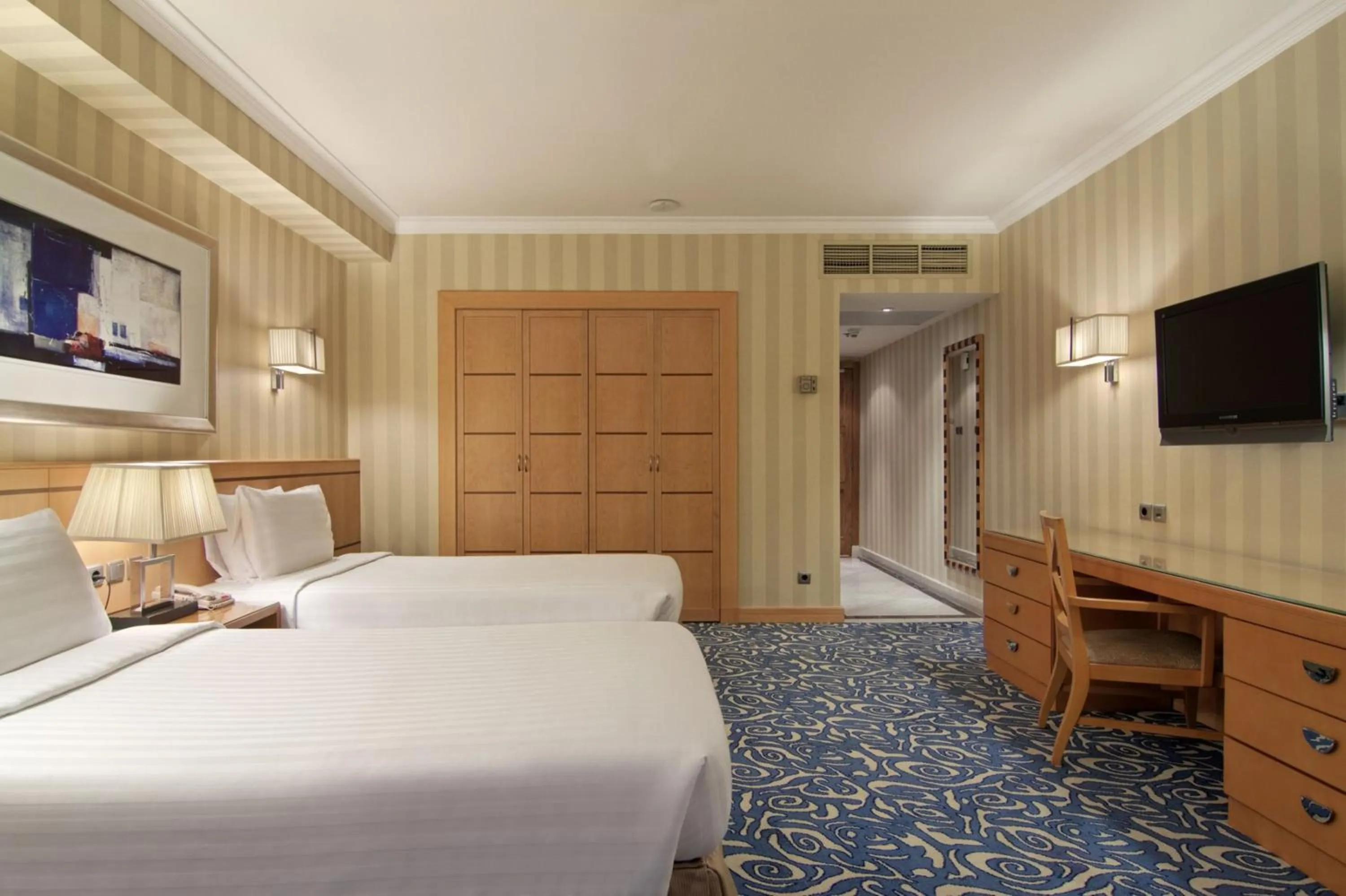 Bedroom, Bed in Makkah Towers