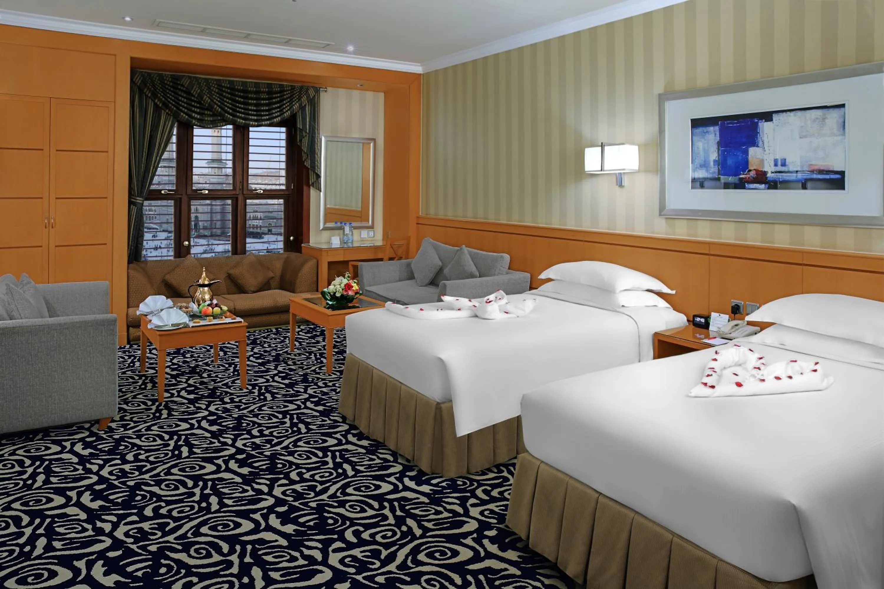 Photo of the whole room, Bed in Makkah Towers