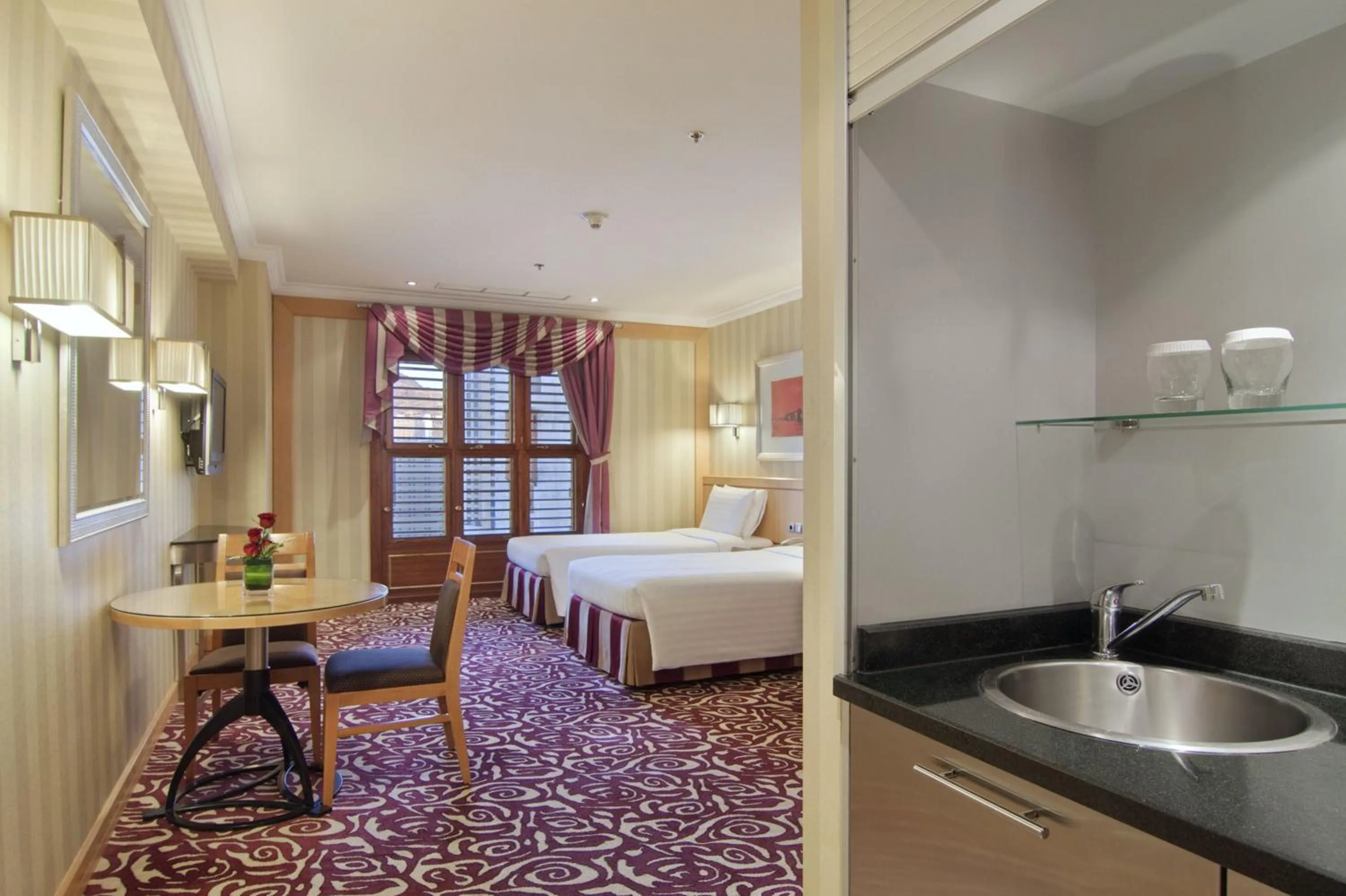 Bedroom, Bed in Makkah Towers