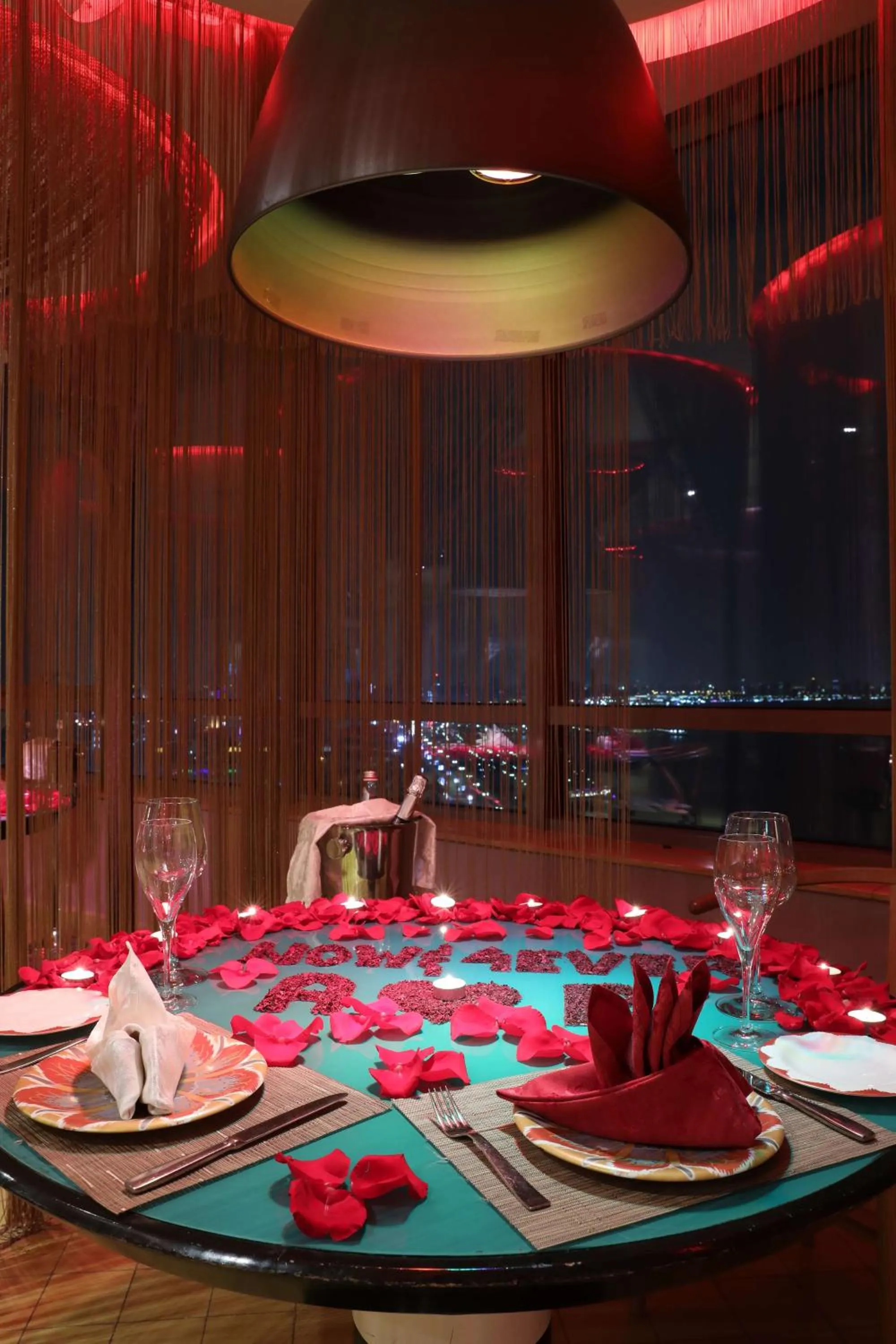 Restaurant/places to eat in Symphony Style Hotel Kuwait